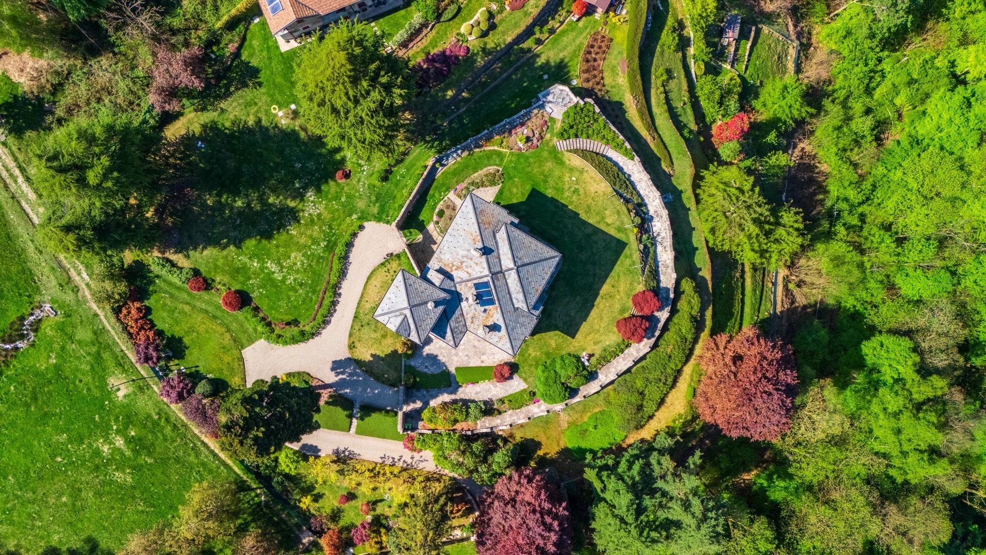 Villa panoramica d’epoca con parco privato e vista lago a Stresa