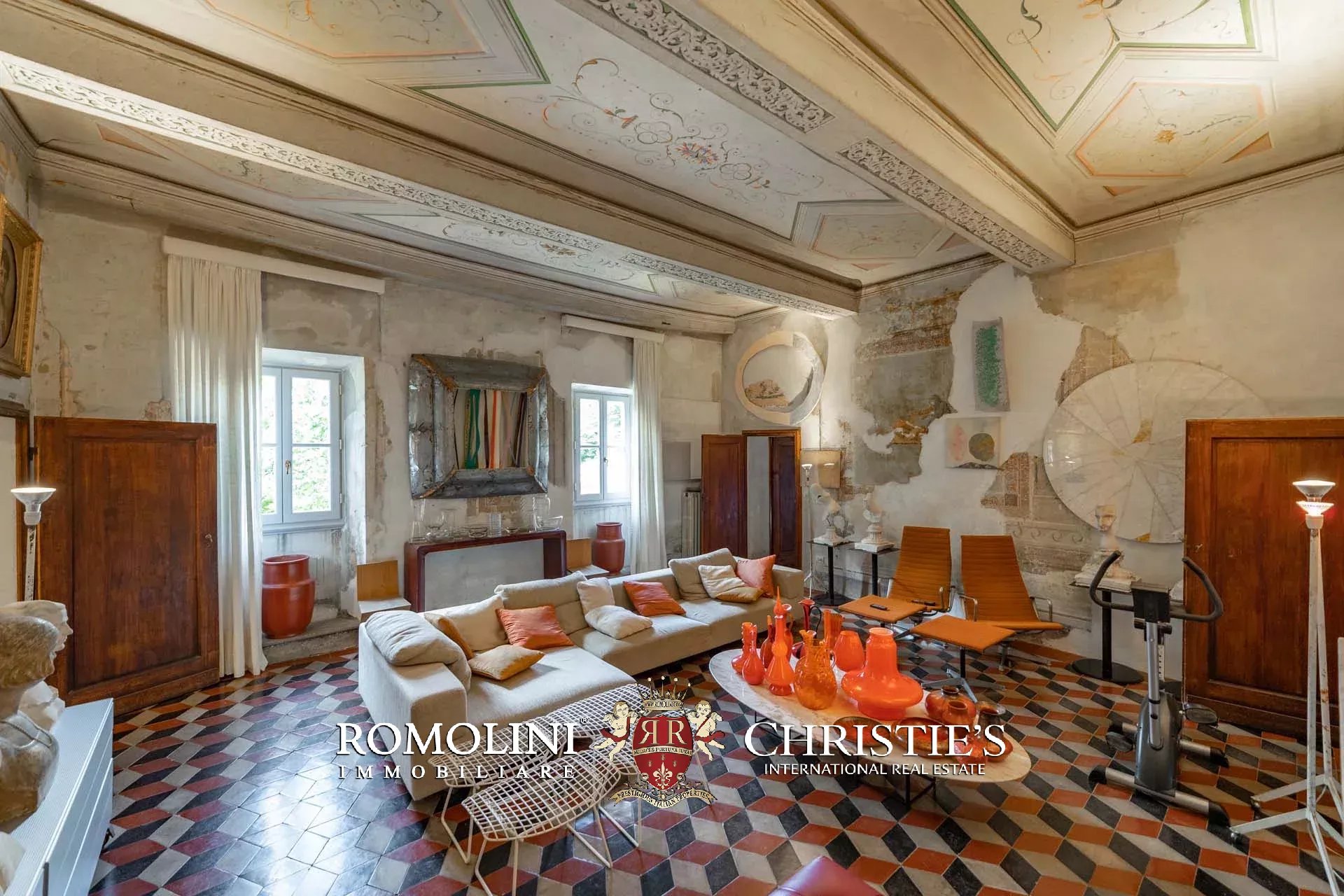 11 Bedroom Villa/Townhouse's Image 15
