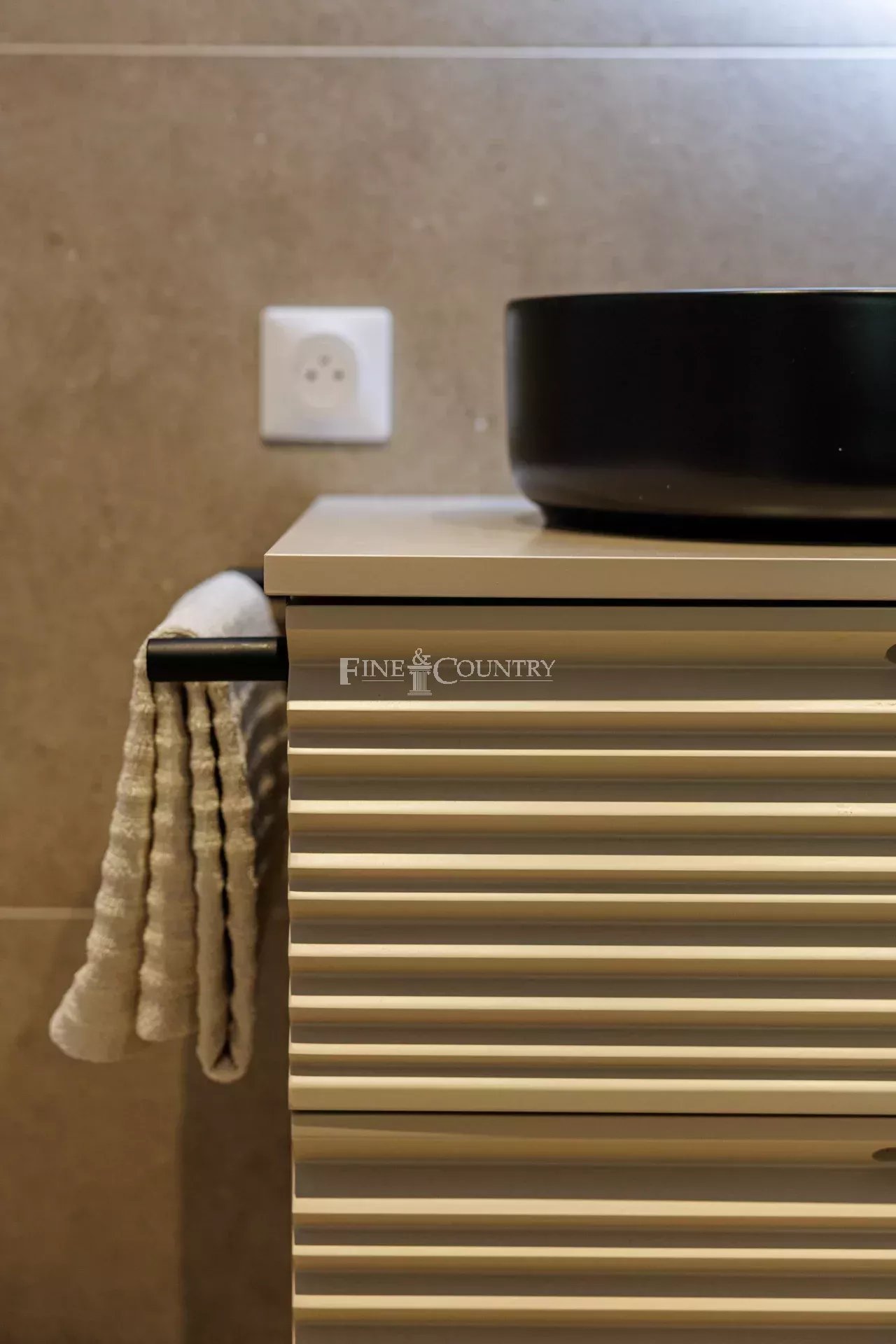 Photo of For Sale – 2-Bedroom Apartment – Cannes Montrose