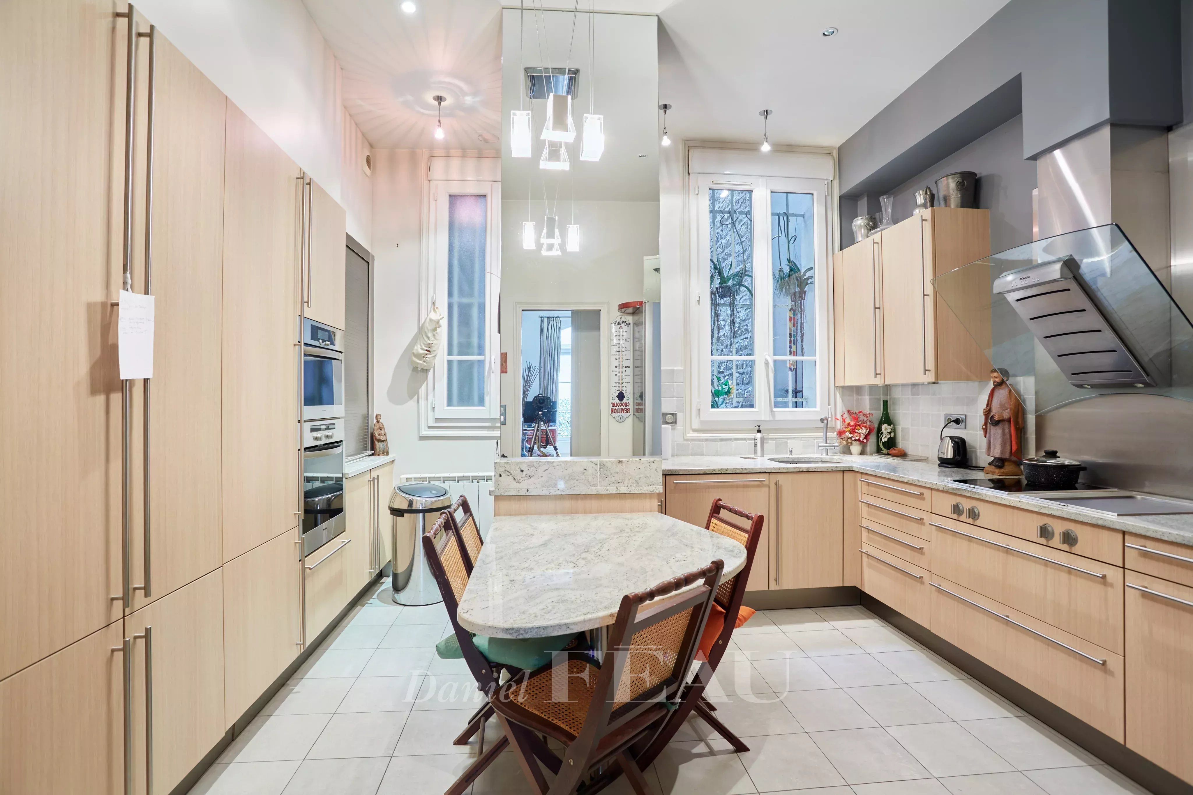 Sale Apartment Paris 16th