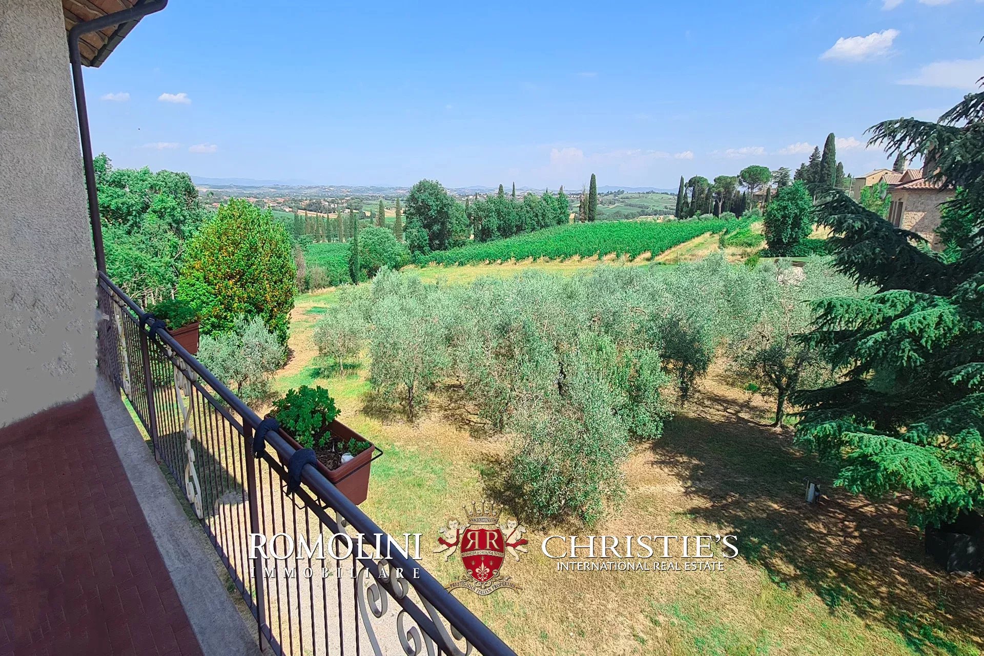 5 Bedroom Vineyard's Image 8