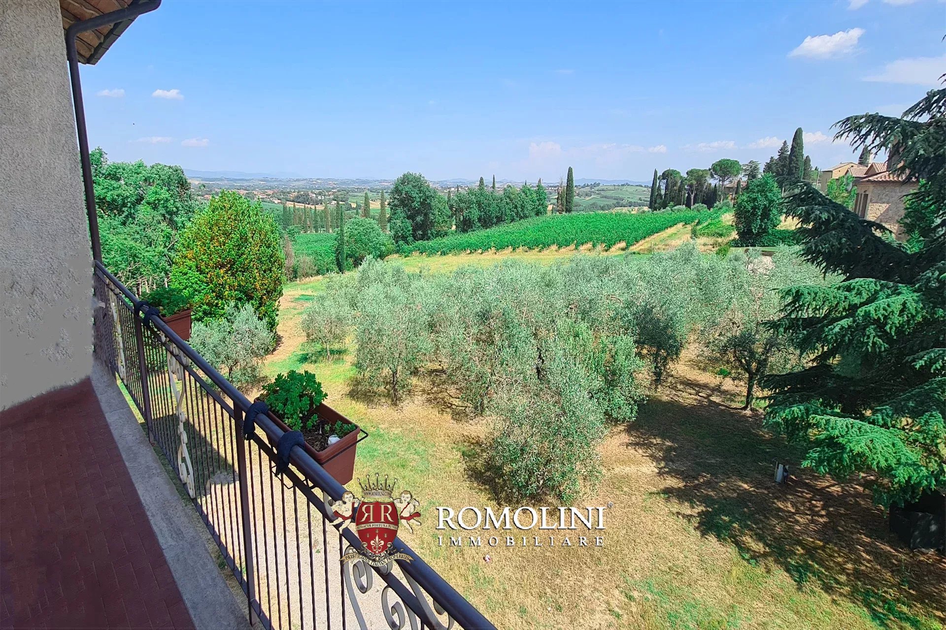 5 Bedroom Vineyard's Image 8
