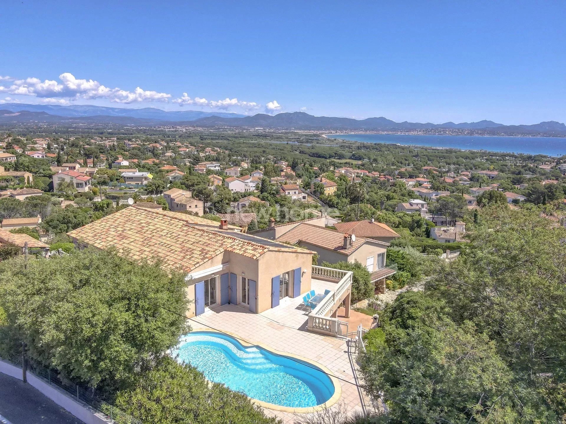 Maison Familiale à Saint-Aygulf avec Vue Mer Panoramique