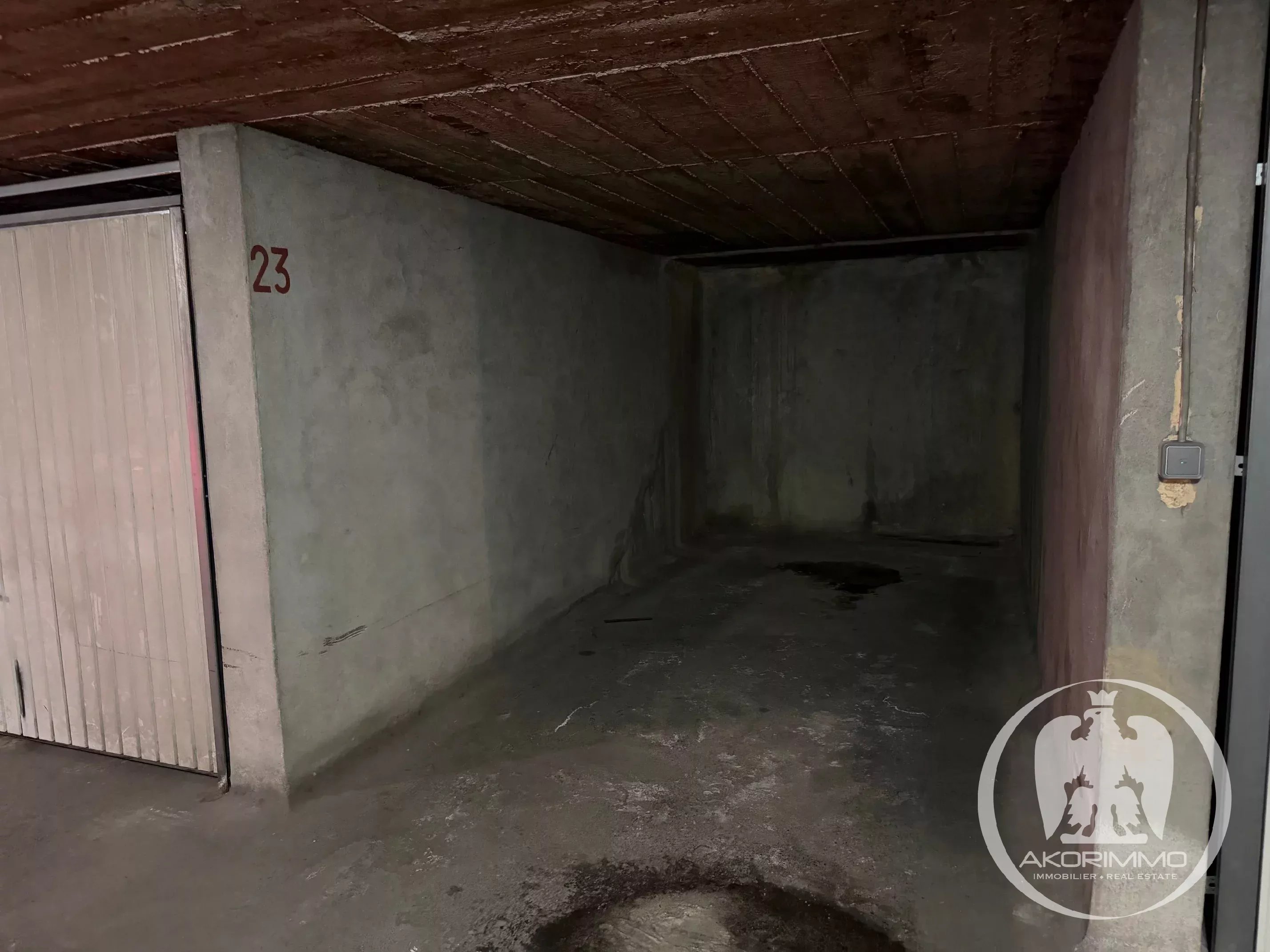 <span class='fw-semibold text-nowrap'>Garaje/Parking</span>  - <span class='text-nowrap'>12.0 m²</span> - <span class='text-nowrap'> <span class='fw-semibold'>38.000 €</span></