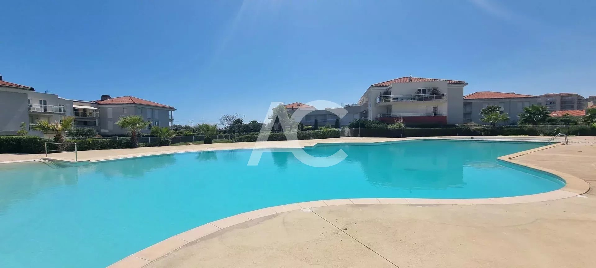 Deux pieces proche mer avec terrace