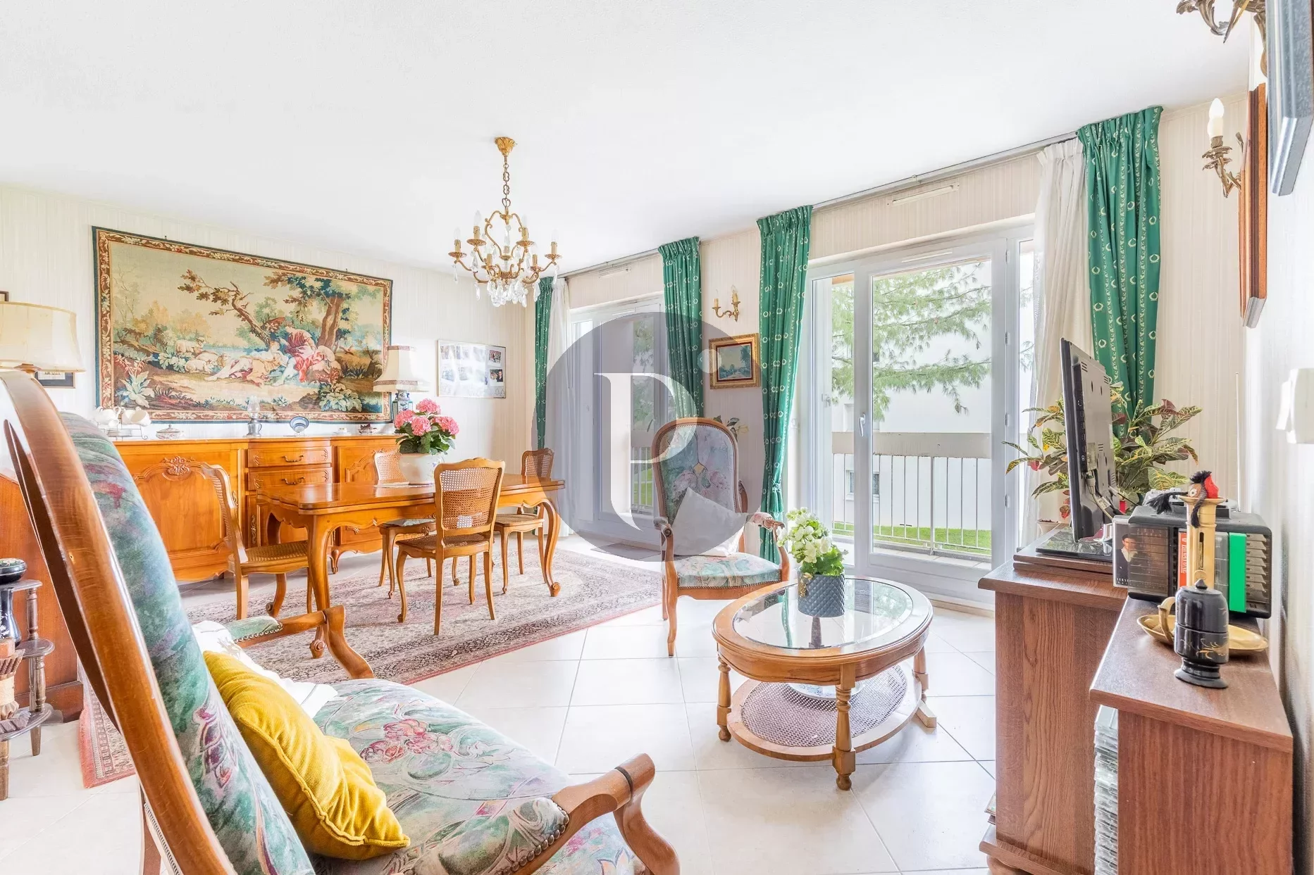 vente-appartement-5-pieces-verrieres-le-buisson-84048621