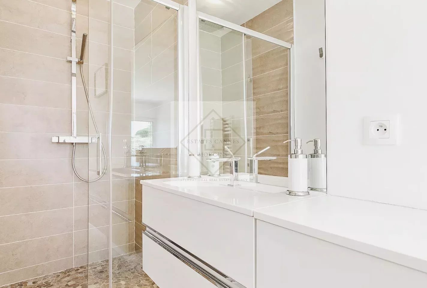 Villa de Luxe à Cannes avec Piscine Chauffée & Vue Mer — photo 12