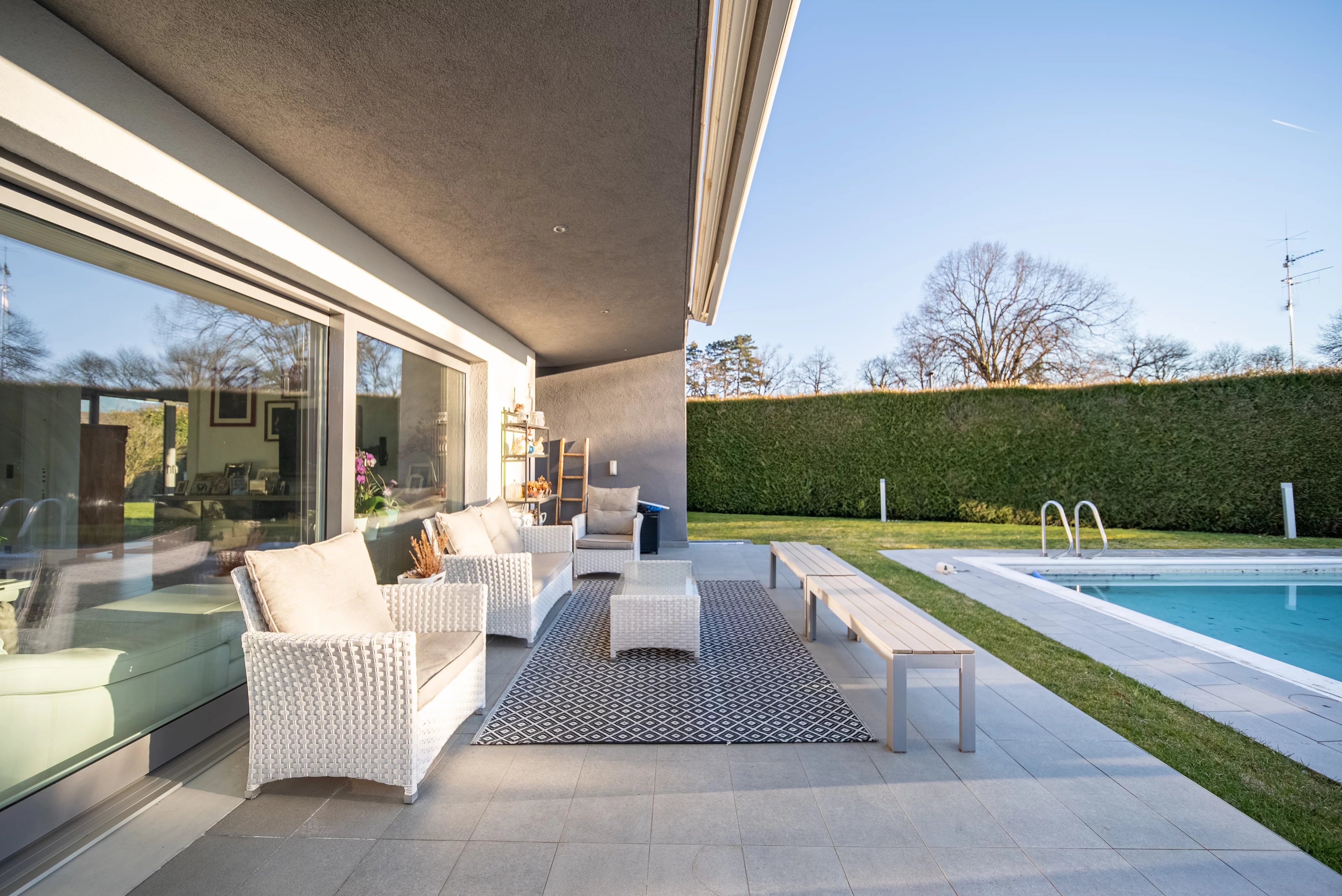 Villa de 330 m2 avec piscine et beau terrain