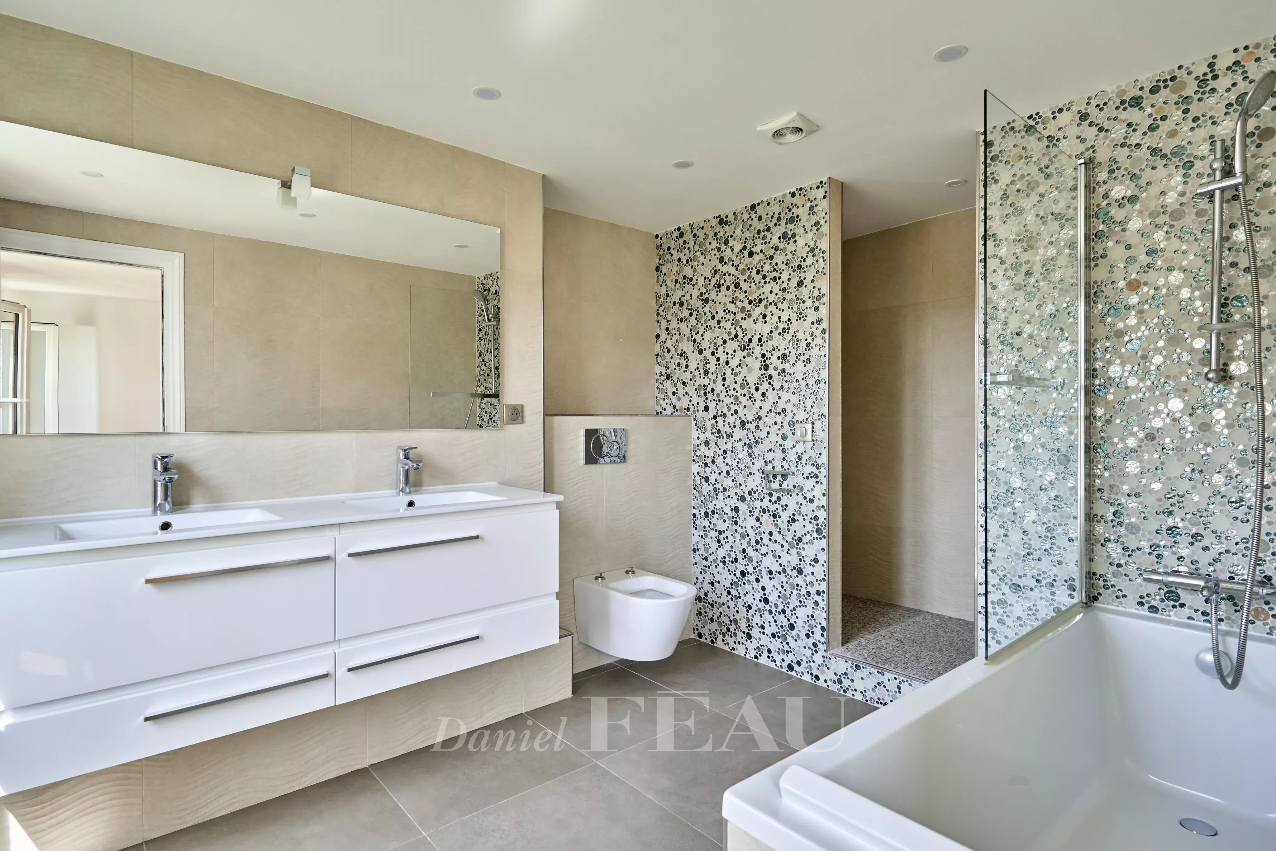 Location Appartement Paris 8ème