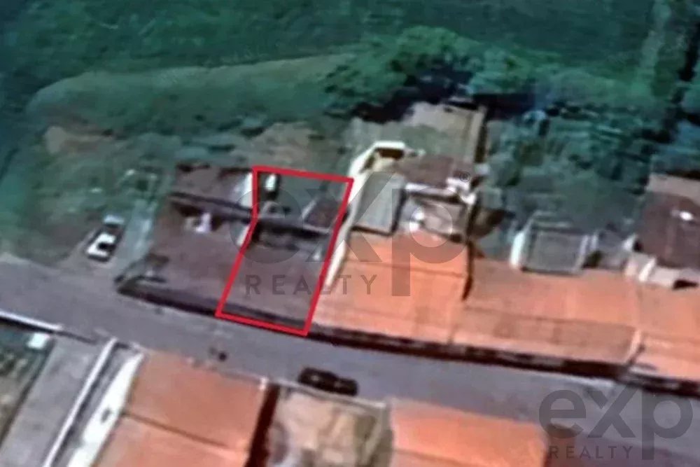 🏚️ Ruína para Reabilitação – Ribeira Funda, Ribeira Grande 🌿🏡