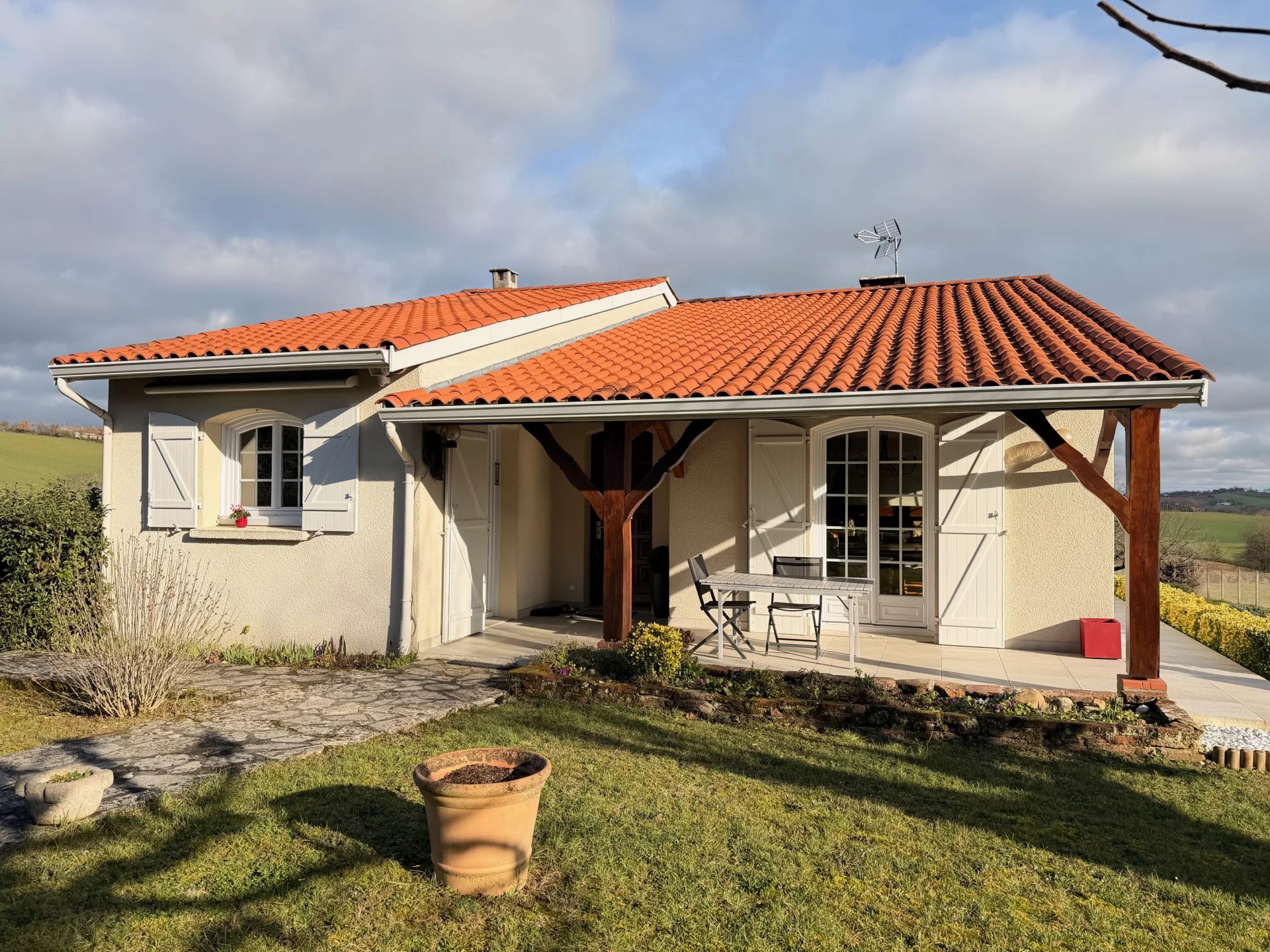 Traditonnelle de 130 m² sur 3136 m² de terrain avec vue