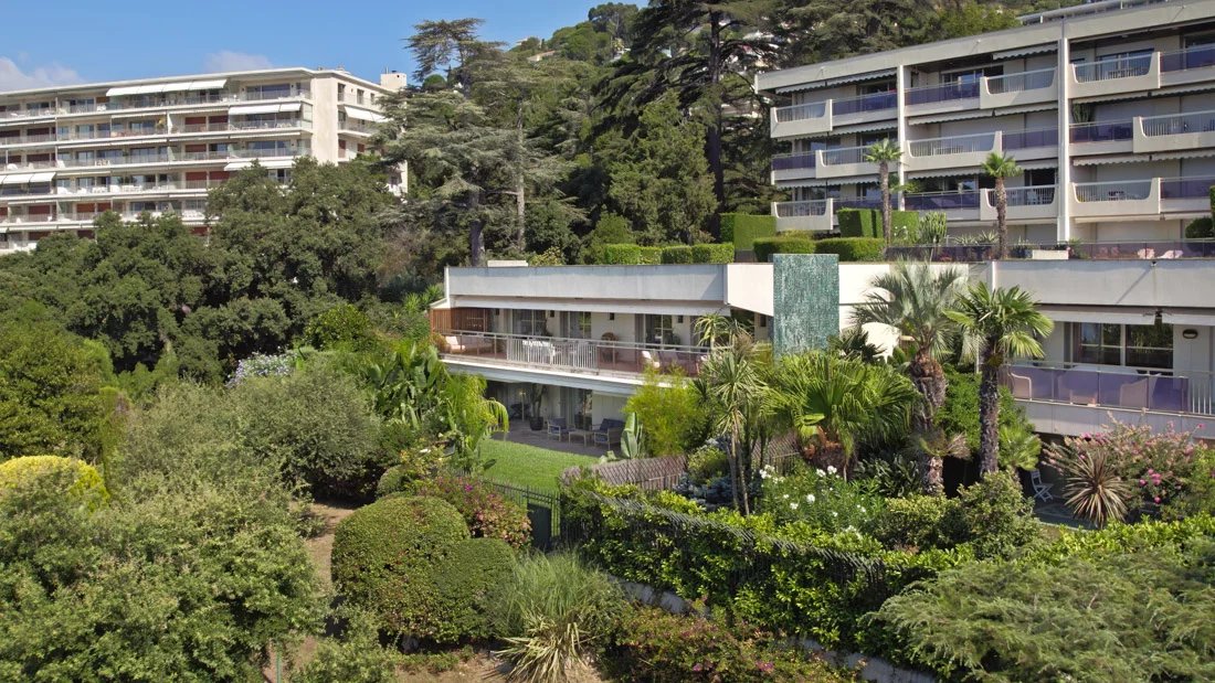 Modern Villa Exterior
