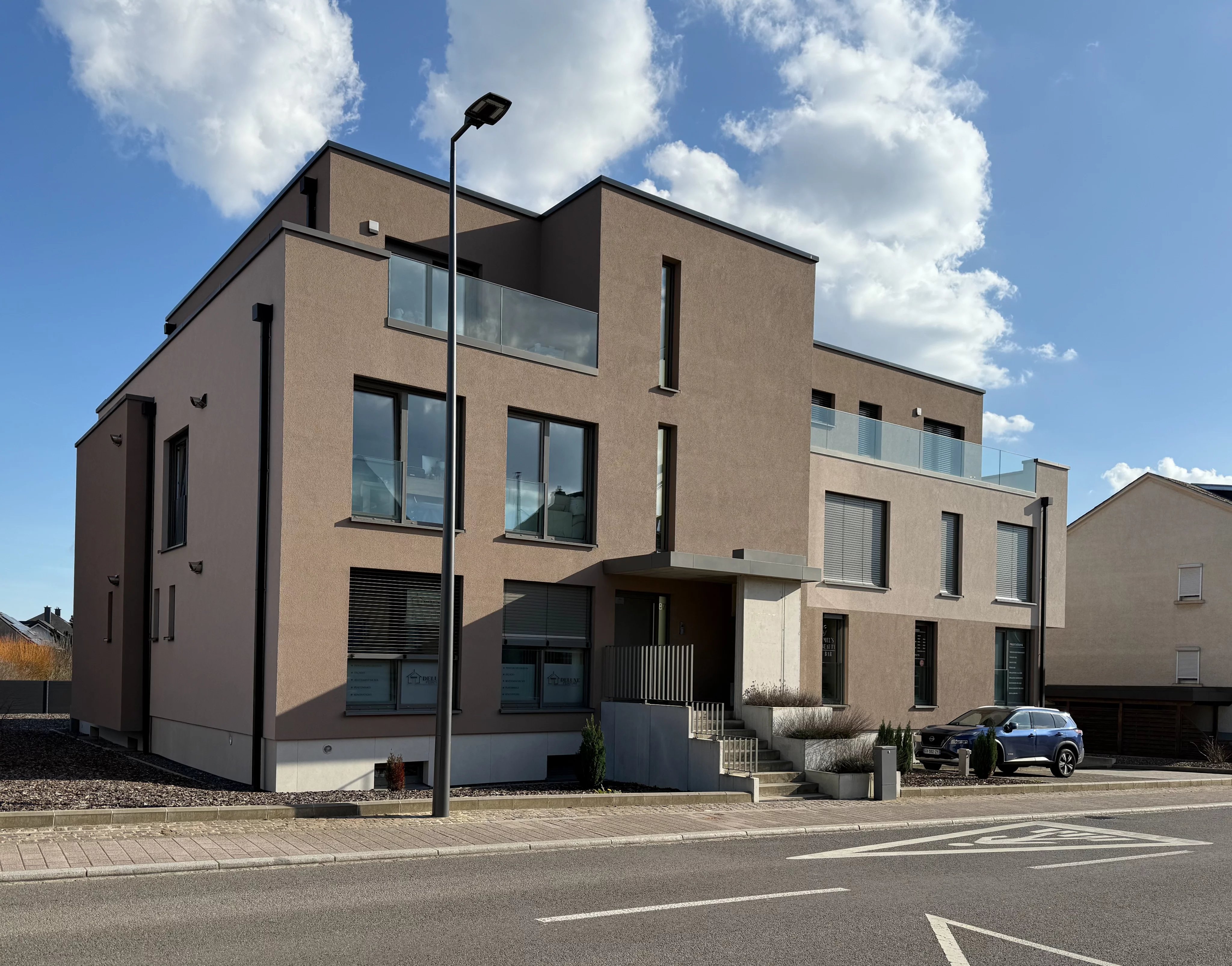 property-featured-image