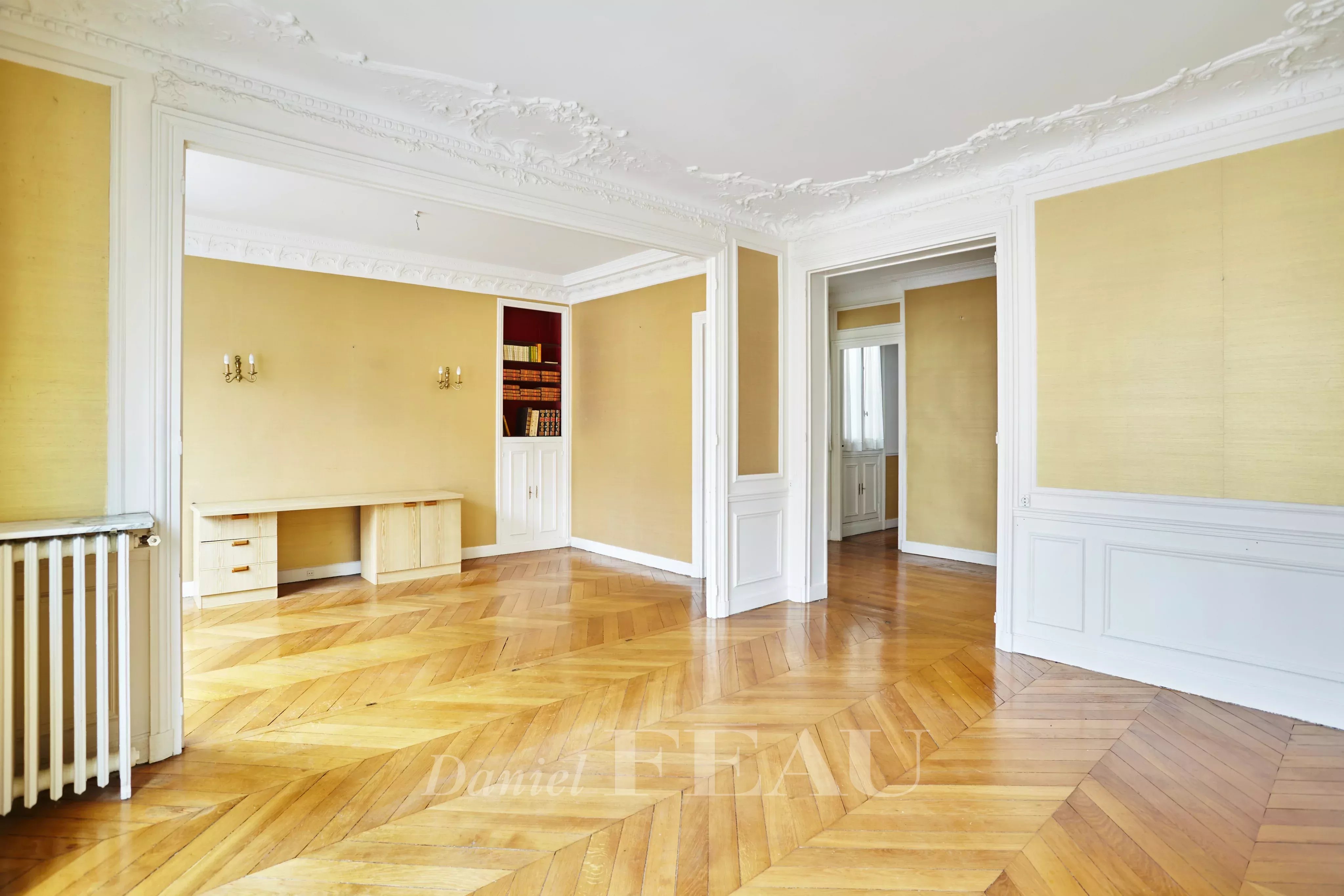 Sale Apartment Paris 17th