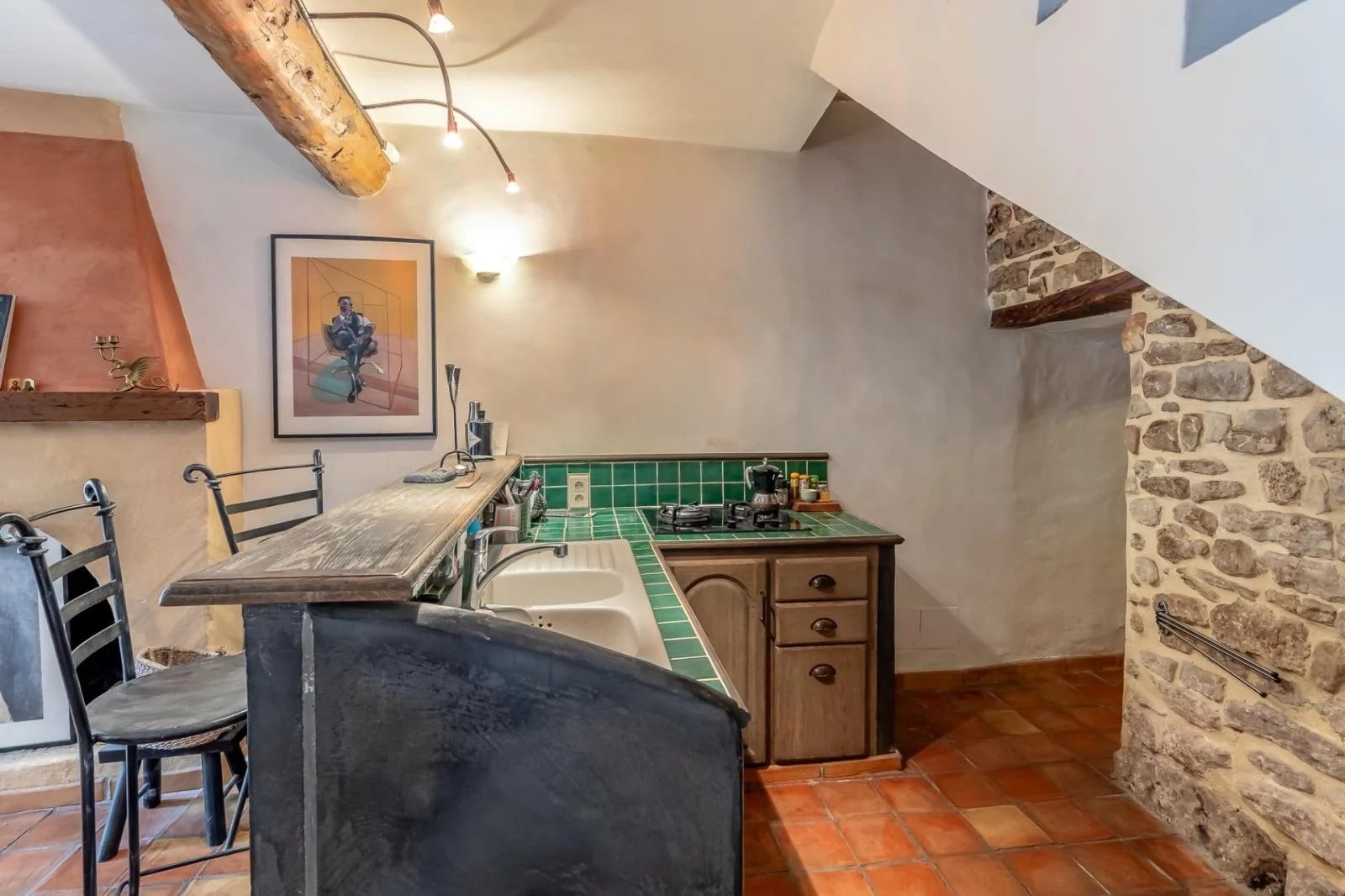 BONNIEUX- VILLAGE HOUSE WITH TERRACE