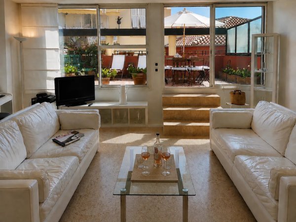 VILLEFRANCHE-SUR-MER, OLD TOWN - VILLAGE HOUSE OF 118M2 WITH A 20M2 TERRACE — photo 6