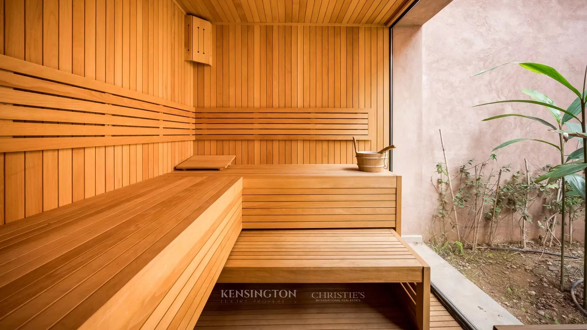 6 Bedroom Villa/Townhouse's Image 27