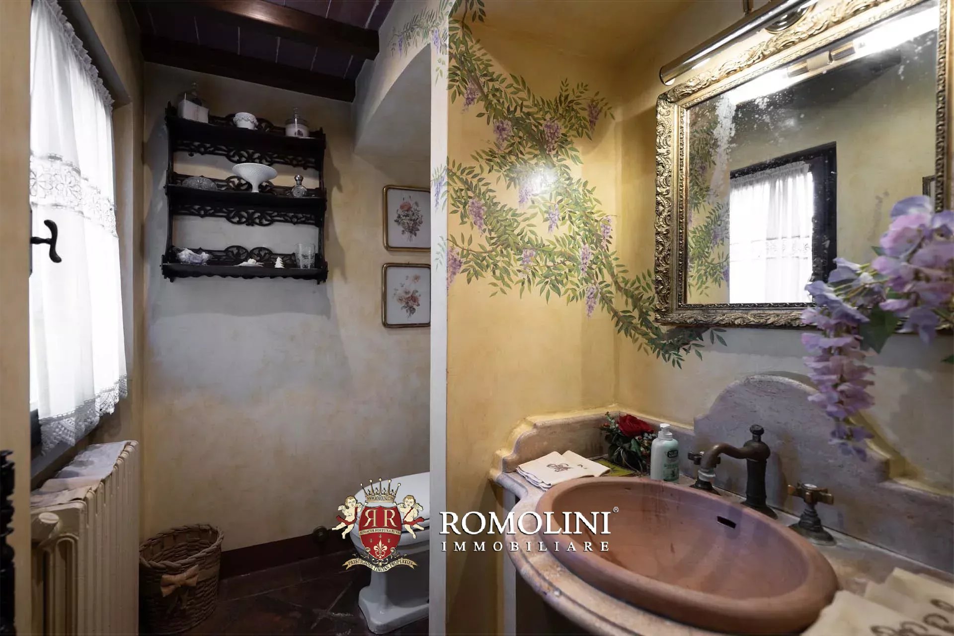 10 Bedroom Villa/Townhouse's Image 77