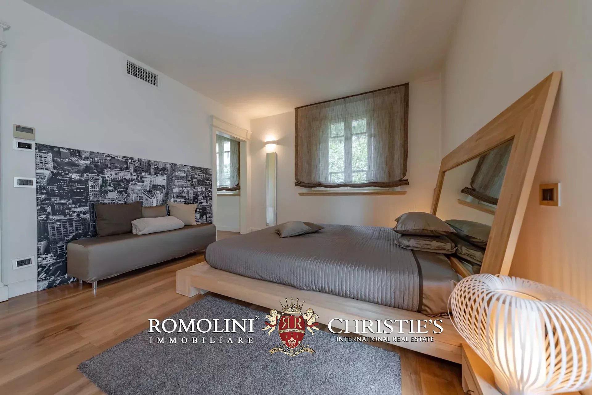 10 Bedroom Villa/Townhouse's Image 43