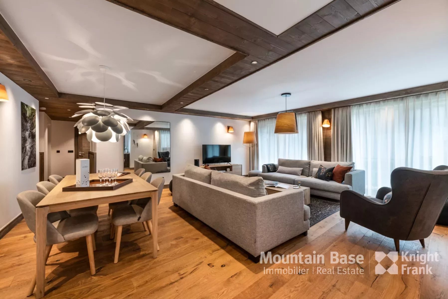 2 bedroom apartment with south-east facing terrace in Les Gets Accommodation in Chamonix