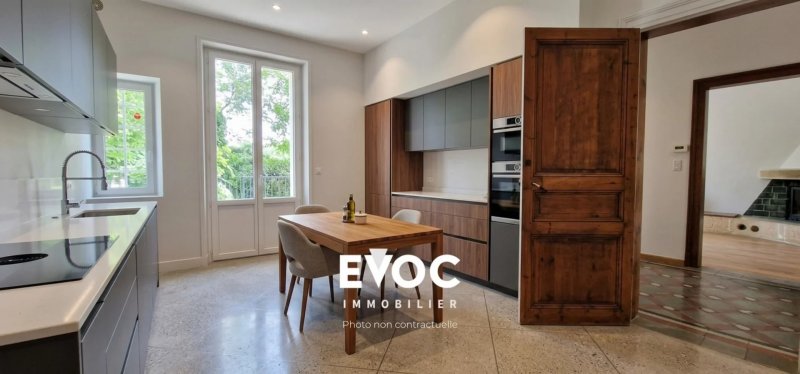 Photo 2 — Maison de maître XIXᵉ à vendre à Montbazin – 185 m², chai, piscine, jardin et dépendances