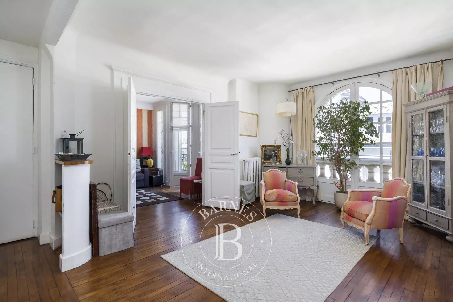 Neuilly - Argenson - Top floor - 4-5 bedroom apartment - Period charm - picture 21