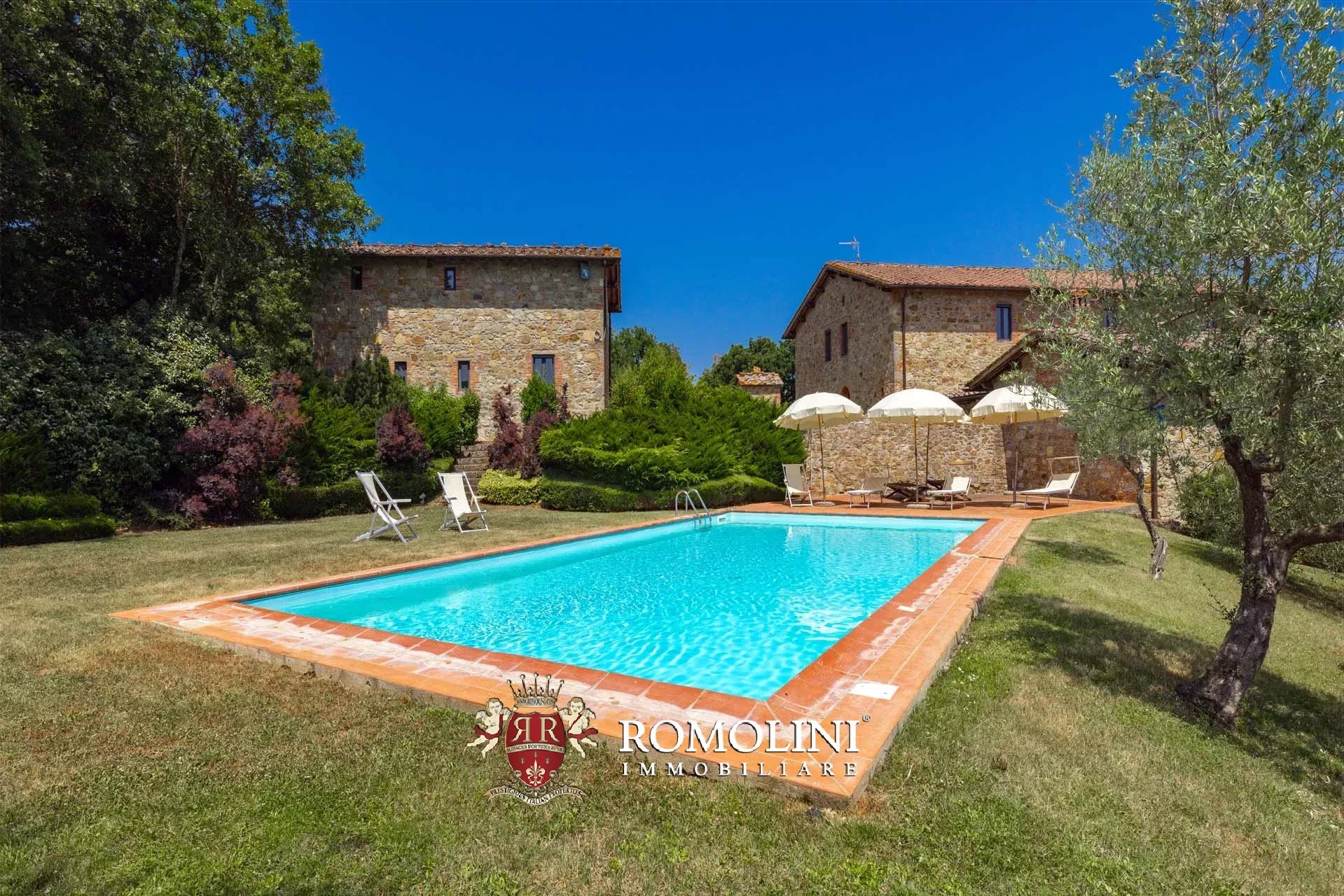 10 Bedroom Villa/Townhouse's Image 13