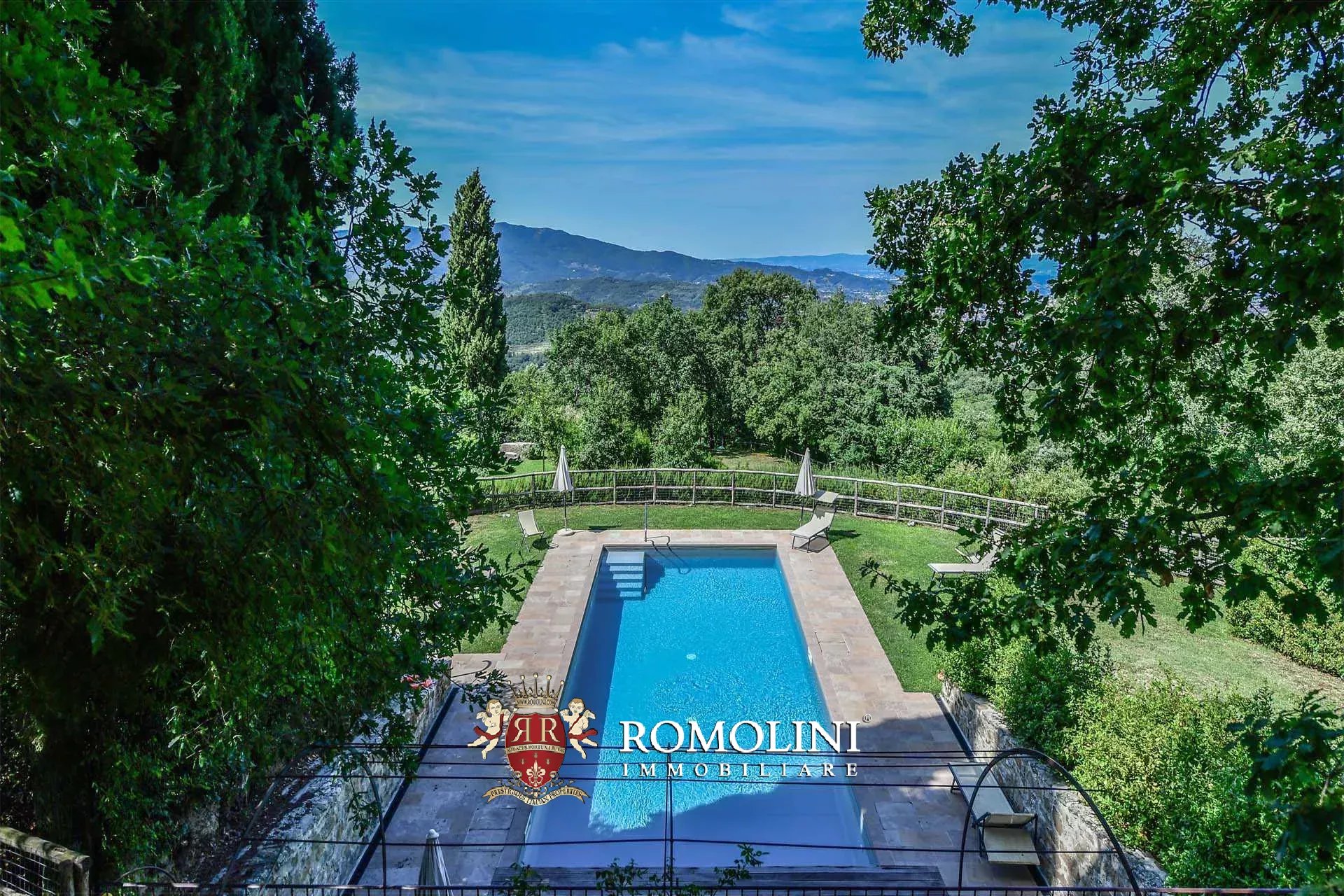 16 Bedroom Vineyard's Image 44