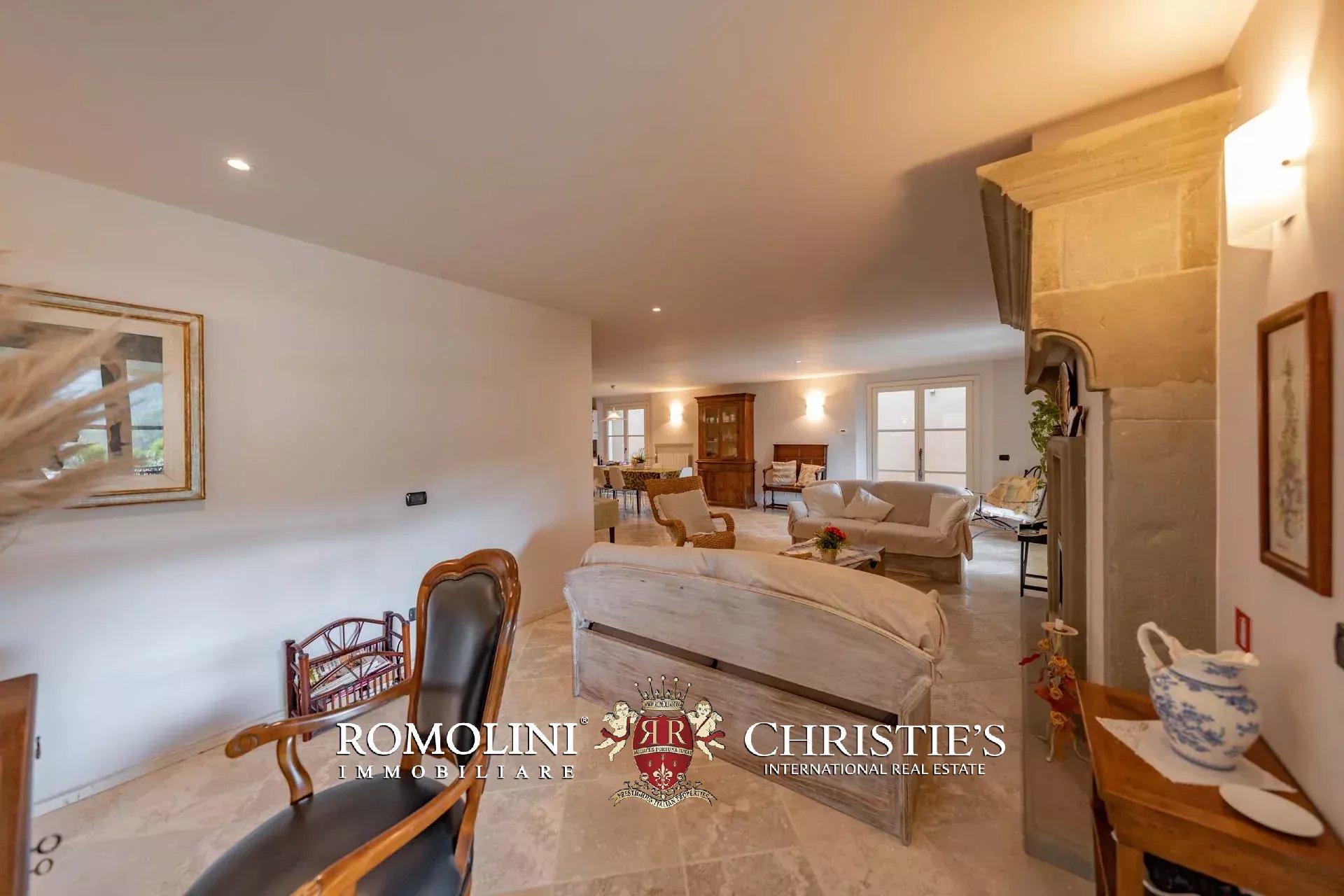 10 Bedroom Villa/Townhouse's Image 110