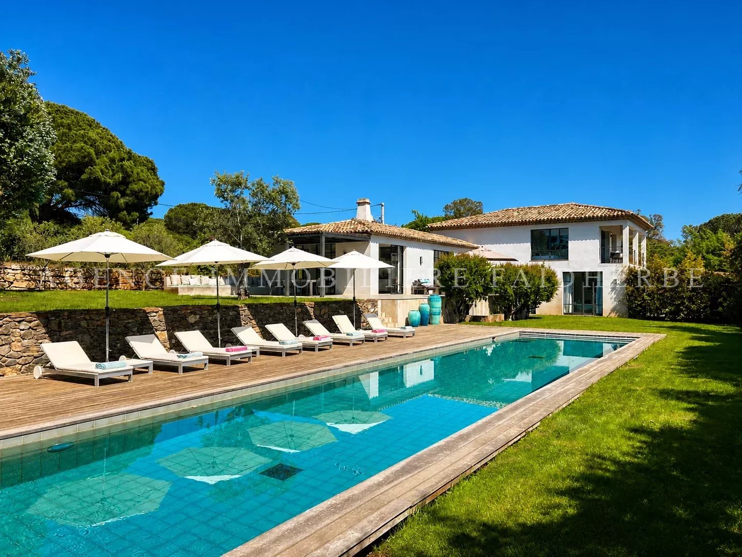 VILLA AVEC PISCINE, LA MOUTTE REF 166