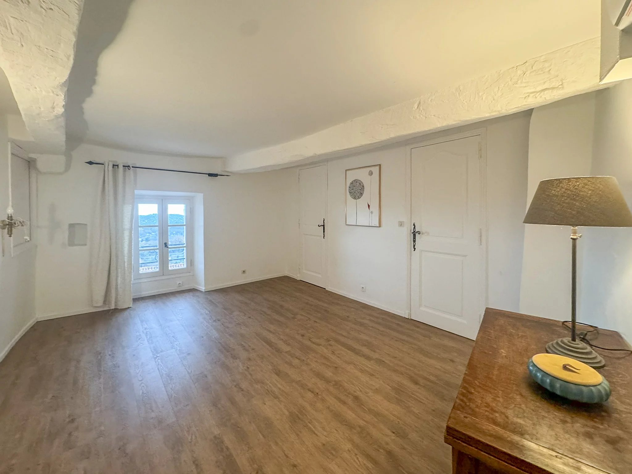 Charmante maison de village vue mer panoramique à Chateauneuf -Grasse. Un véritable rêve!