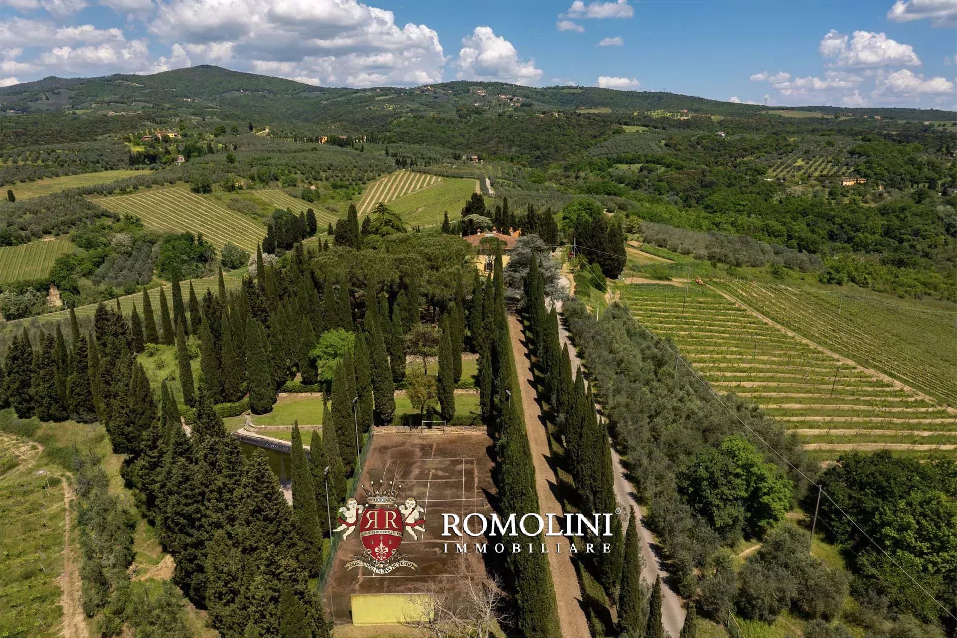 30 Bedroom Vineyard's Image 27