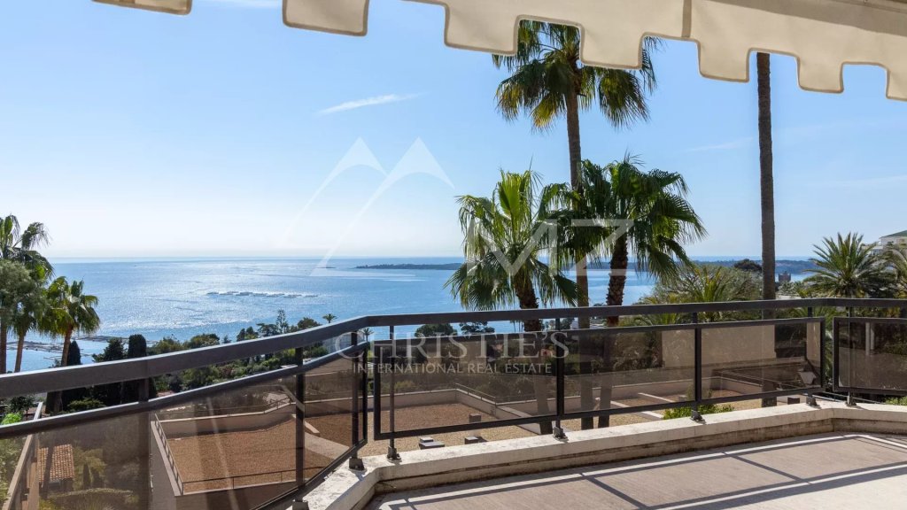 Apartment for sale in Cannes — Top floor apartment