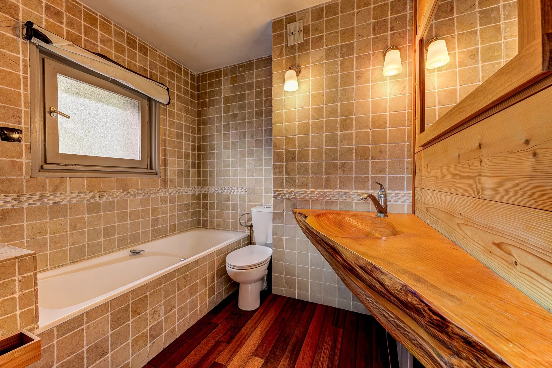 Photo of LES BOSSONS - A large, 4-bedroom chalet with independent apartment in les Bossons, Chamonix