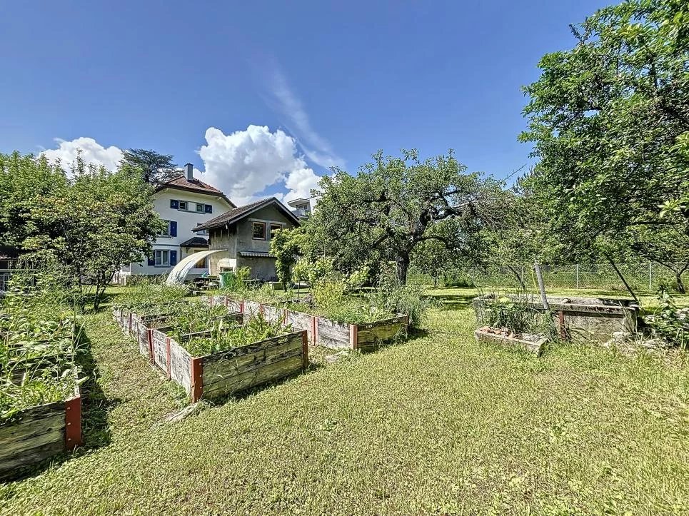 Terrain à vendre avec potentiel de développement !