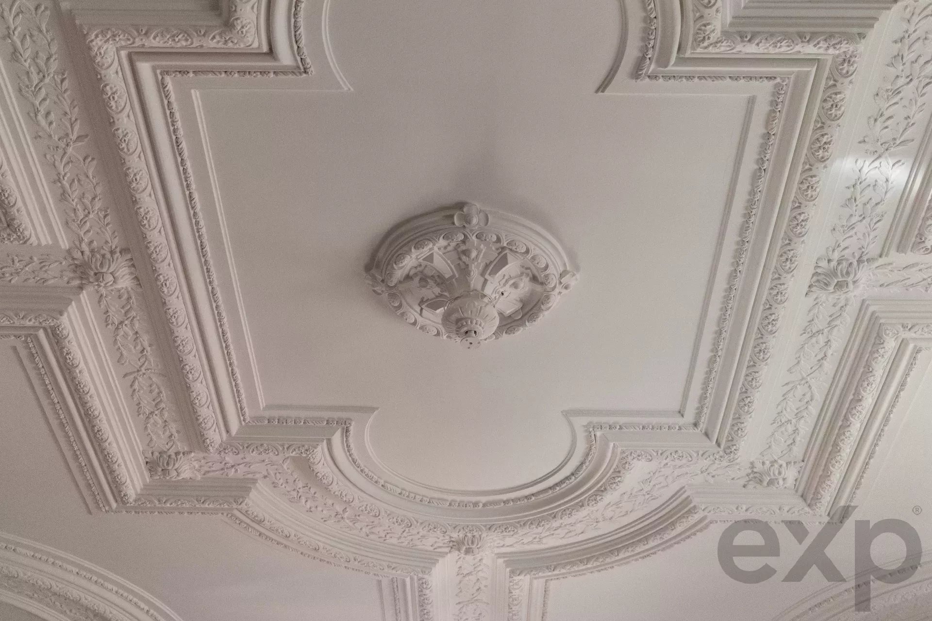 A 1909 Masterpiece: The Crown of Lisbon’s Hills 86119022 image 24