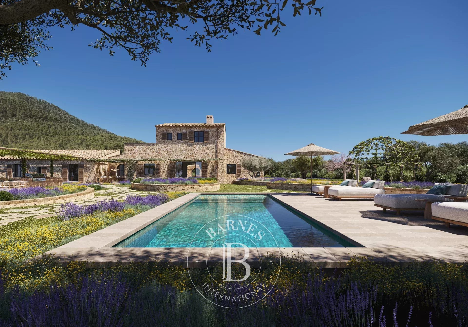 Prestigious Villa Blending Tradition and Modern Luxury
