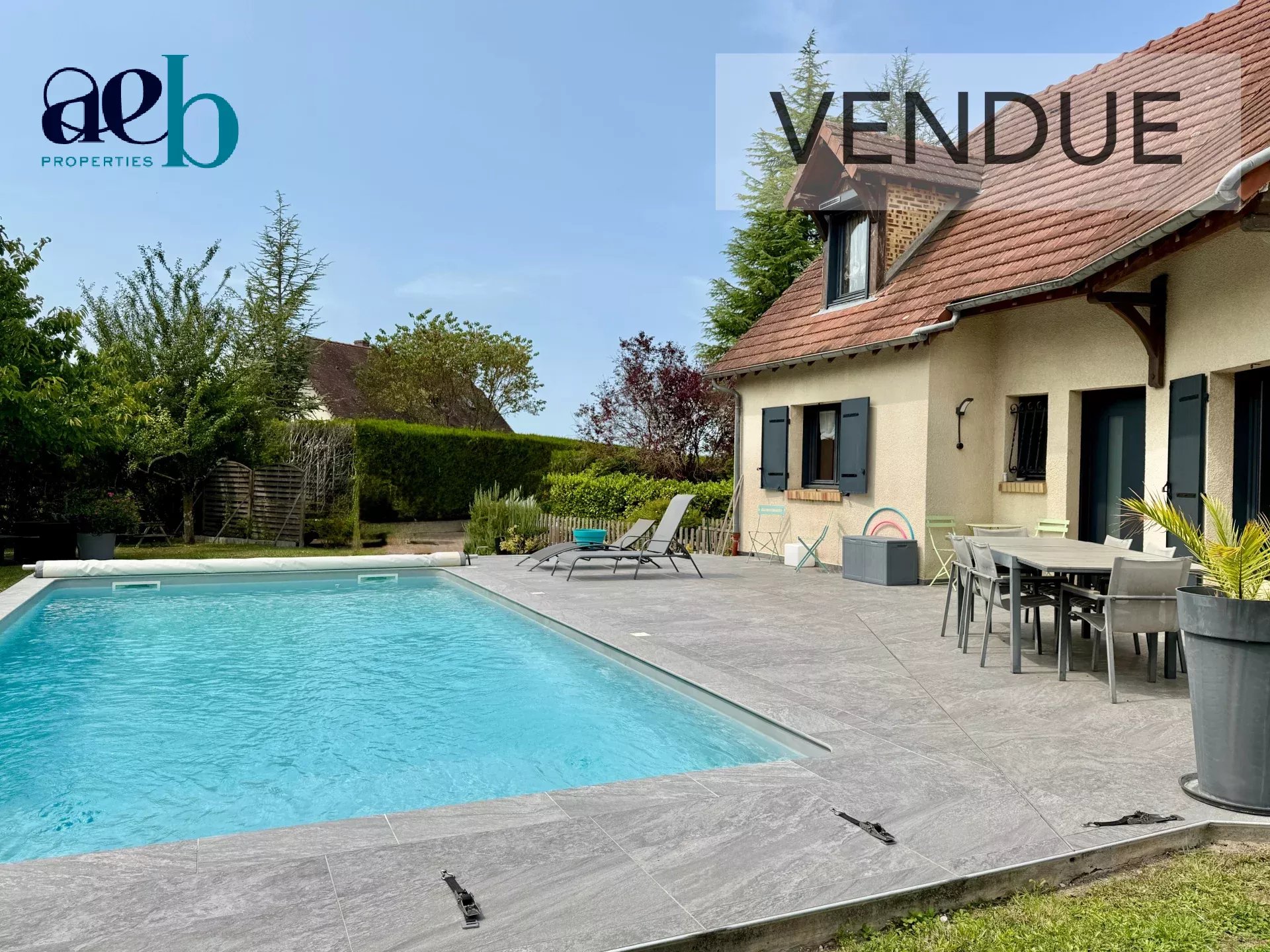 Échenilly - Maison familiale avec piscine