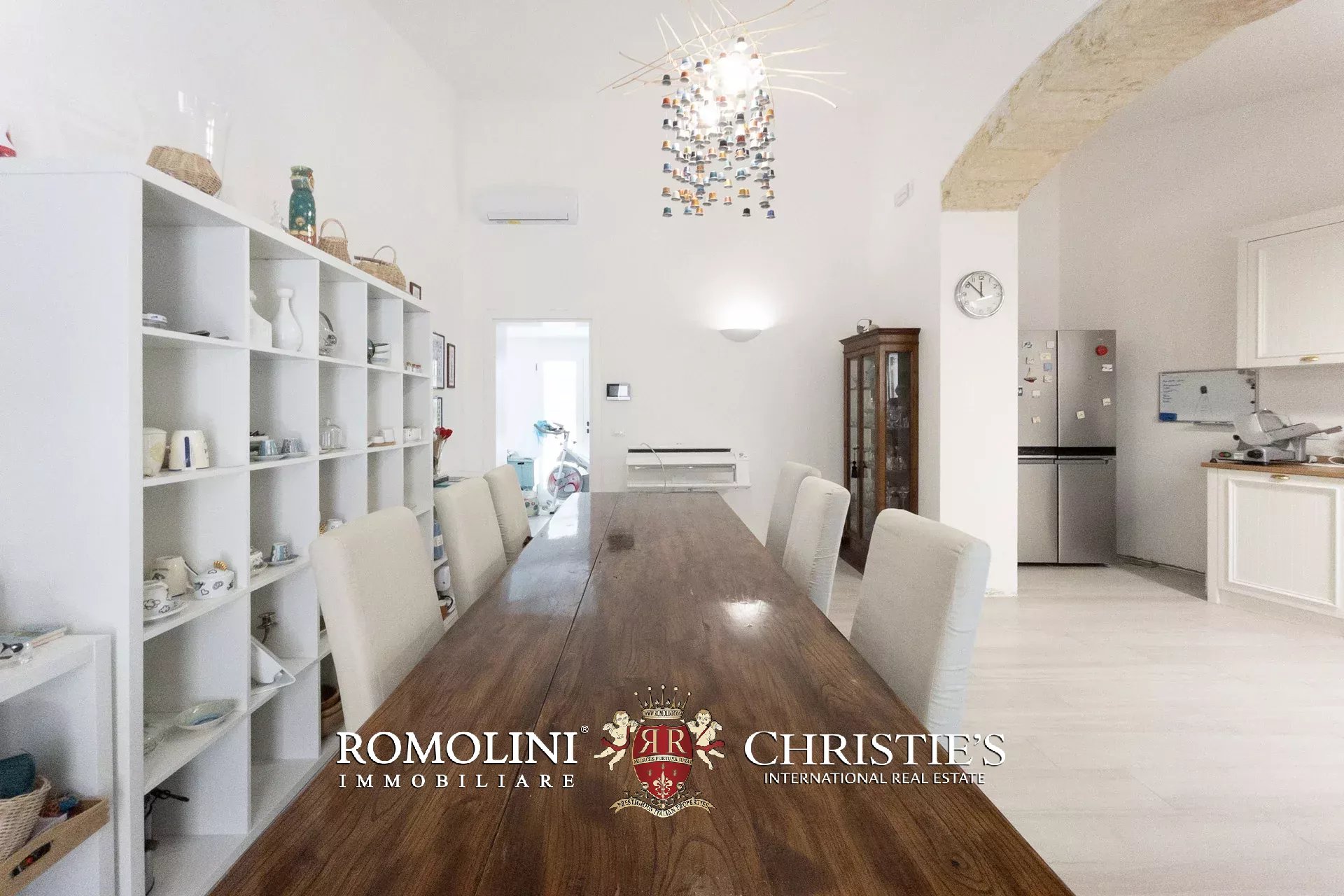 7 Bedroom Villa/Townhouse's Image 23