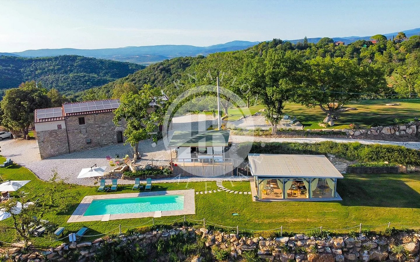 House in San Lorenzo - view 1