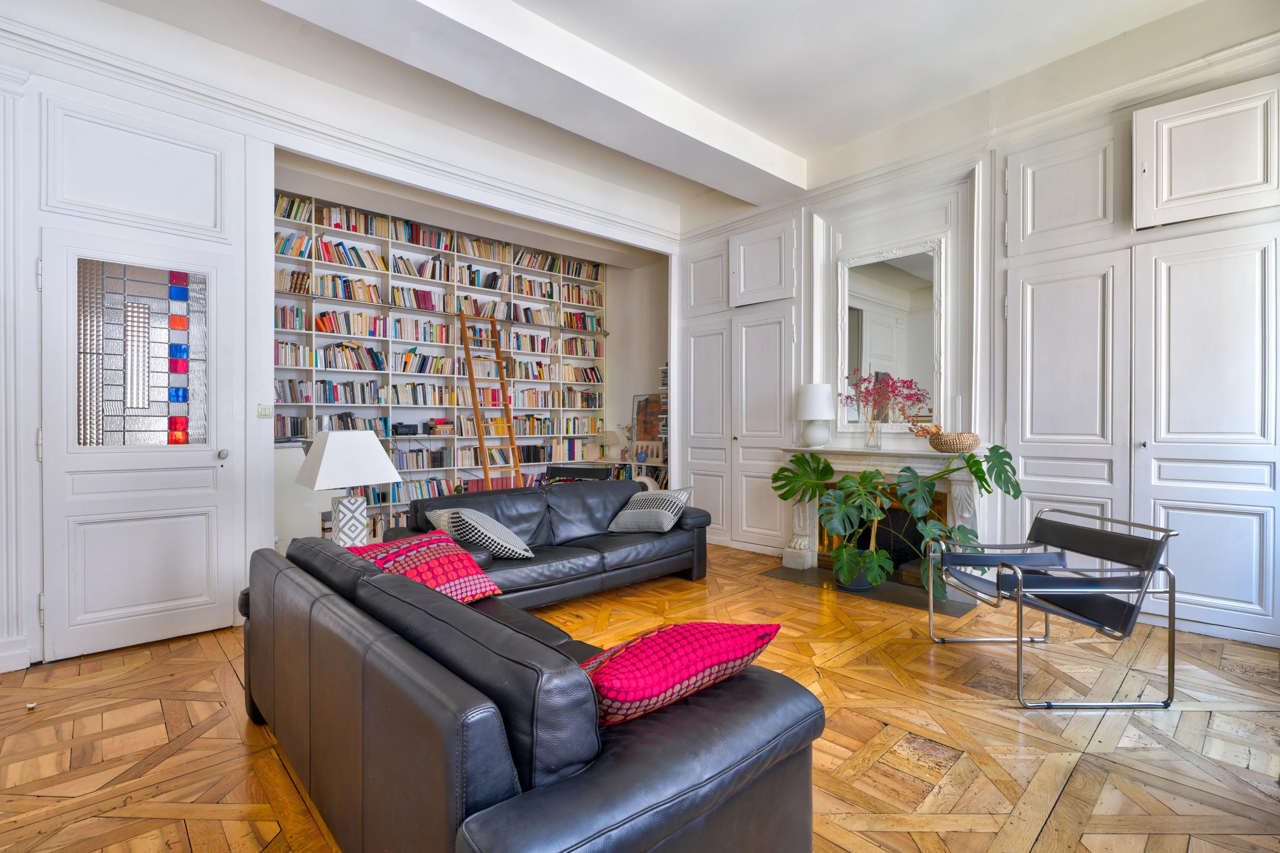 Lyon 1 - Place du Forez  - Superbe T6 de 179 m² — photo 5