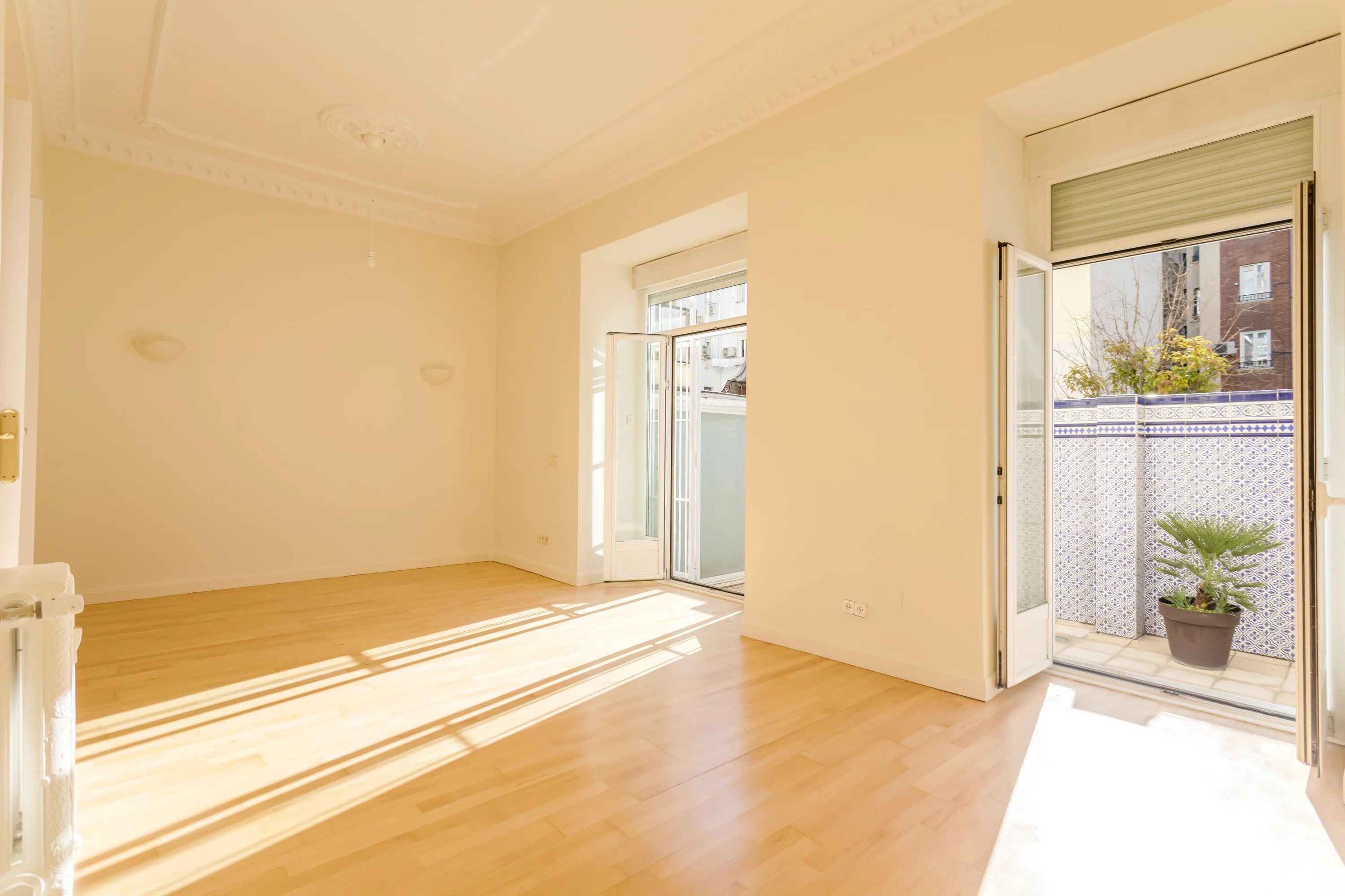 Classic charm and a private garden in a unique residence