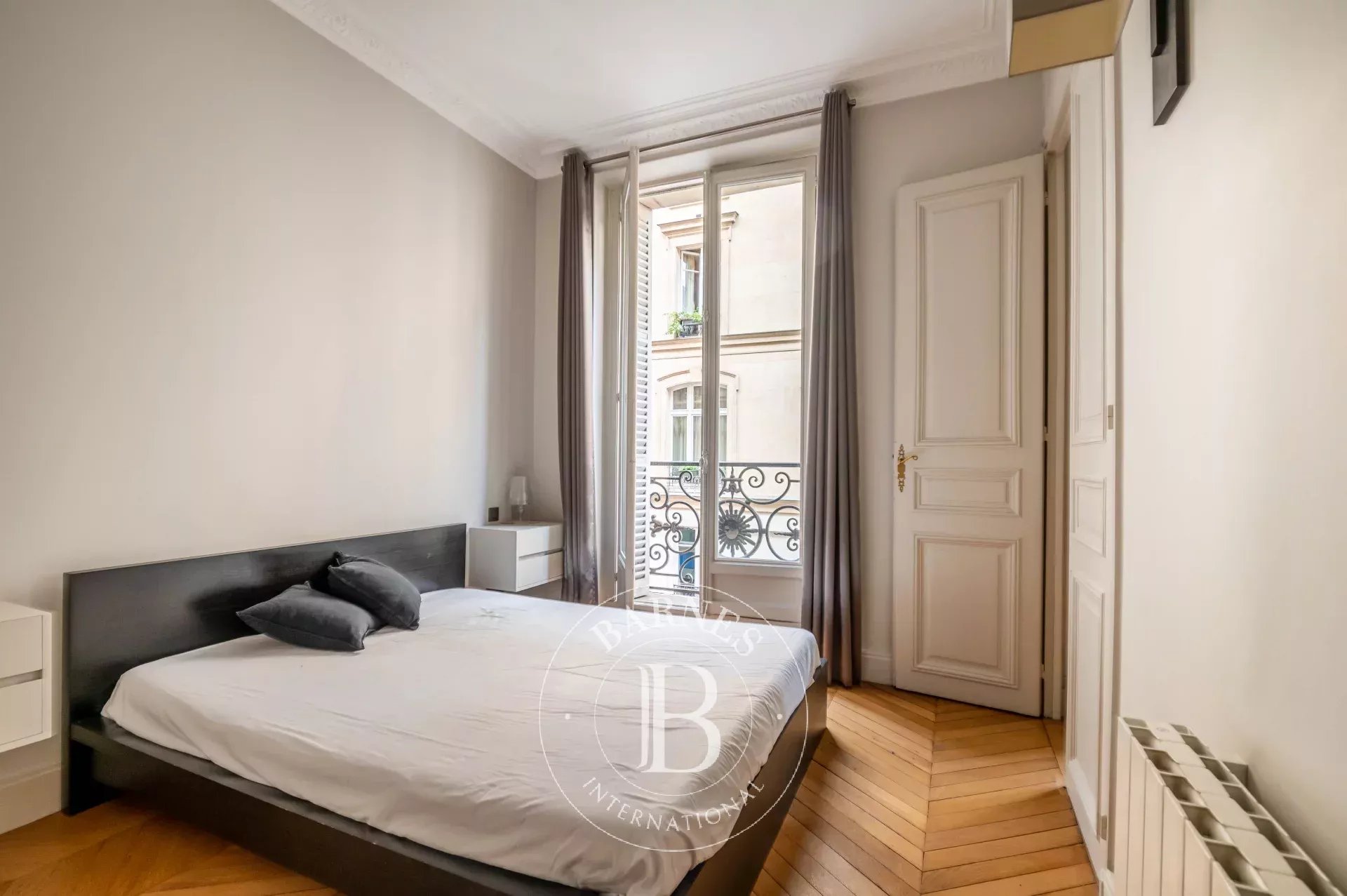 Daire Paris 1er - picture 8