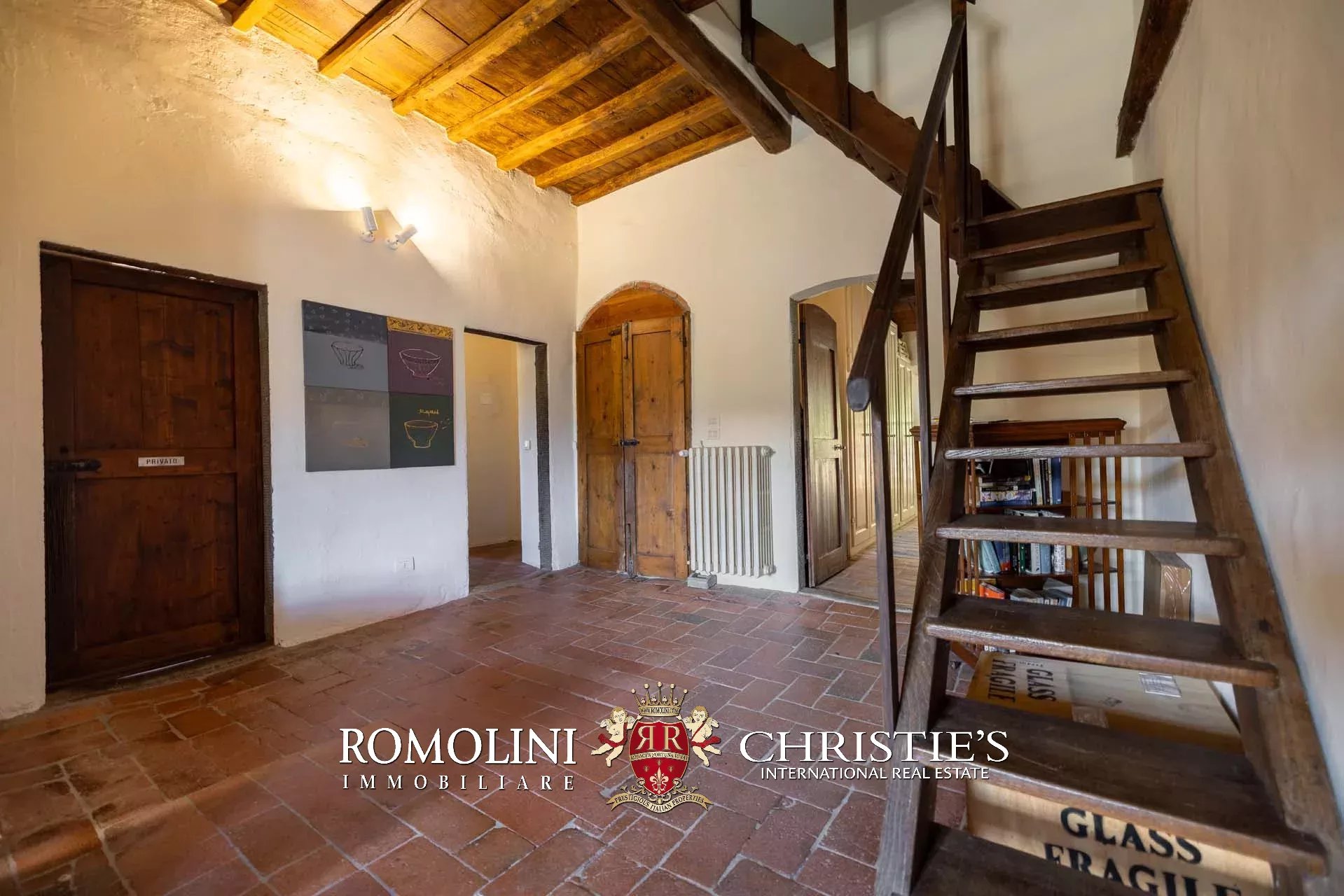 5 Bedroom Vineyard's Image 49