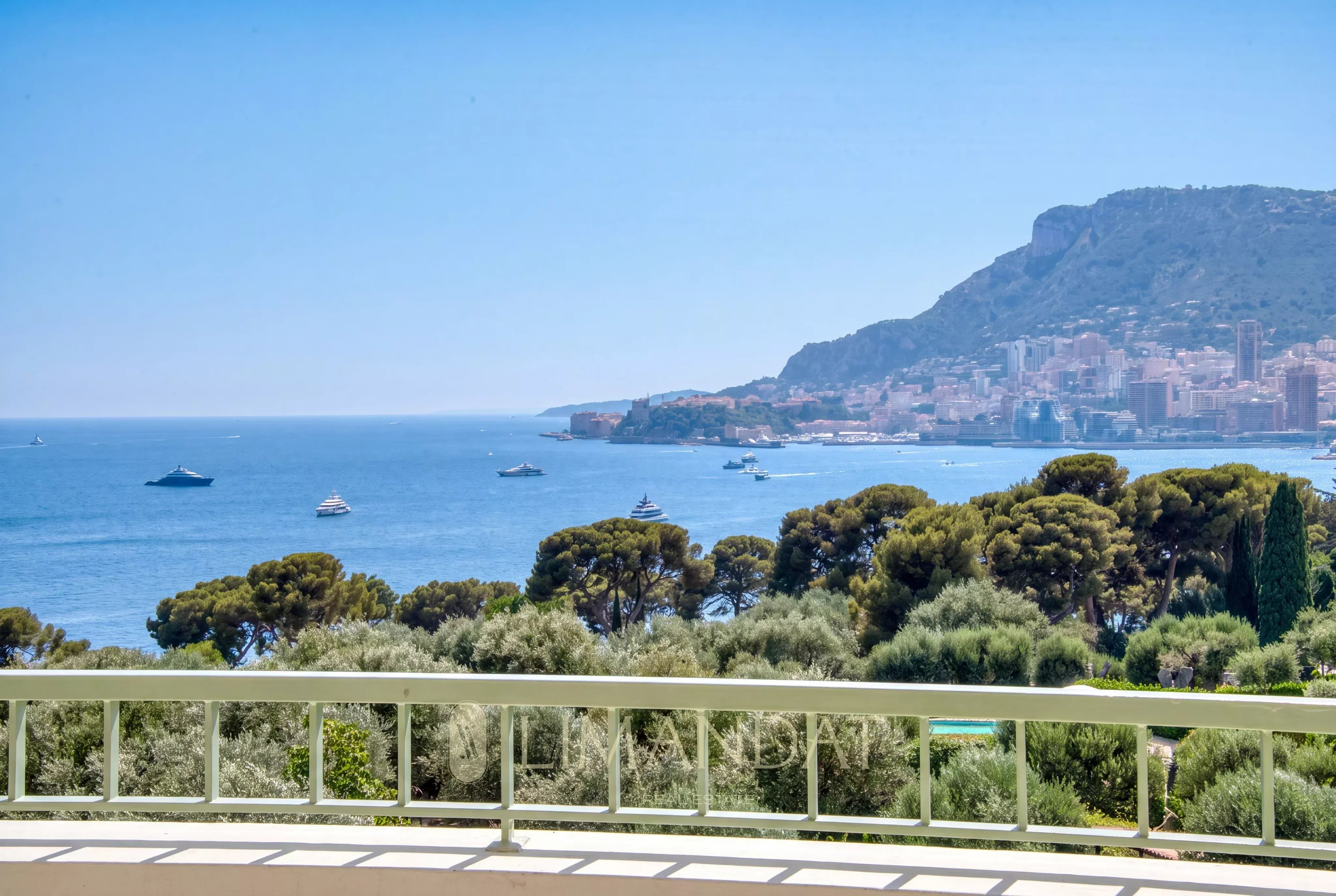 Cap Martin – 4 rooms 126 m² – terraces 38 m² – Stunning panoramic sea view Monaco/Italy