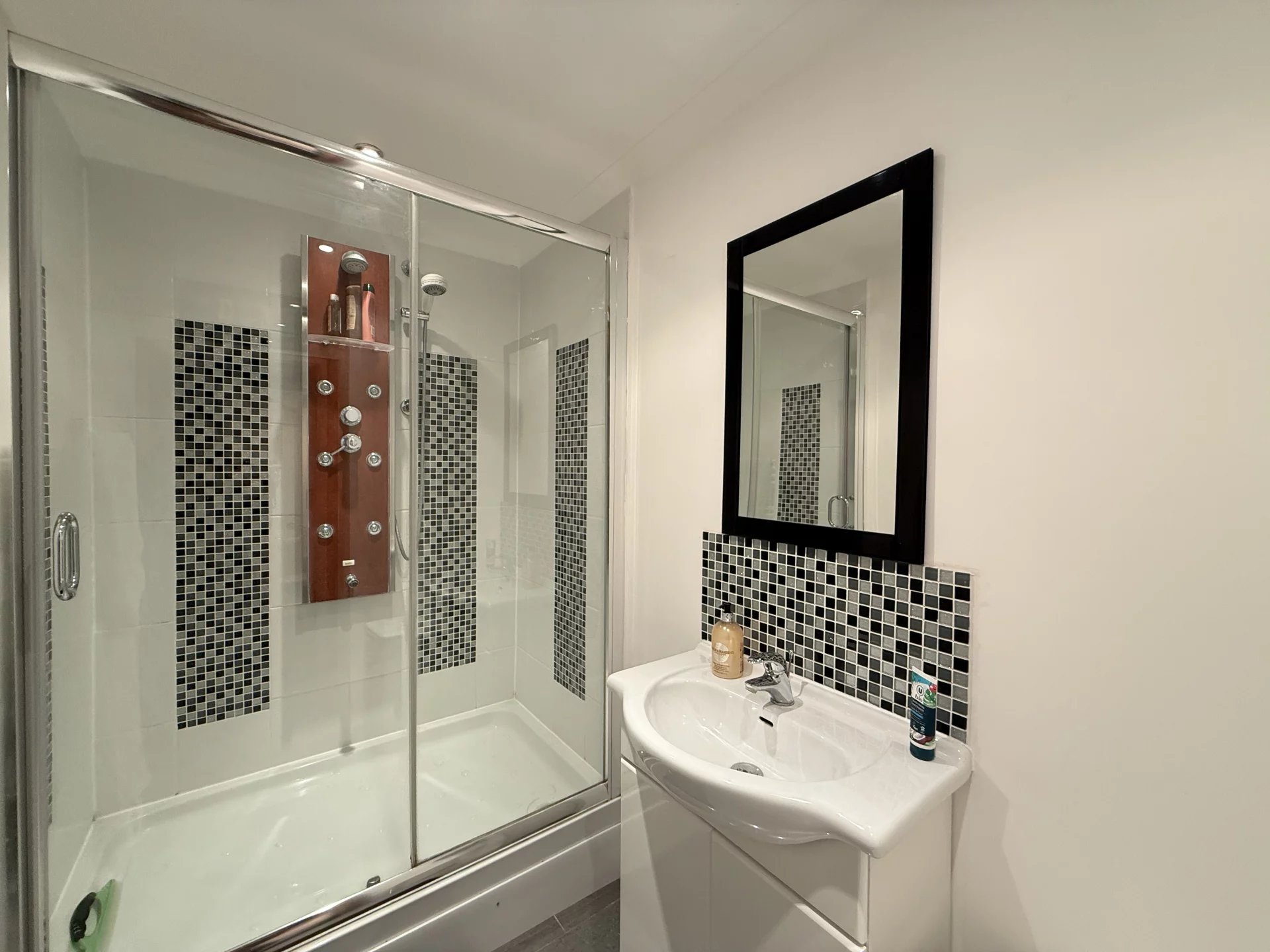 House in Messe - Image 5