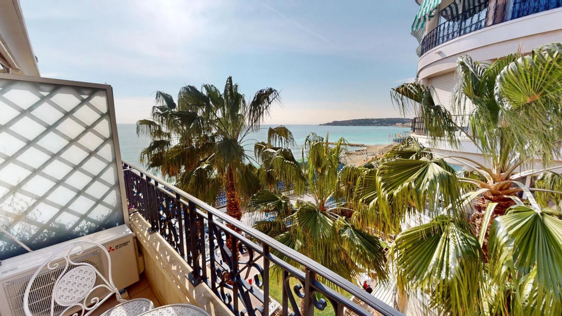 GIOTTO - Magnificent studio with balcony sea view and garage in the center of Menton