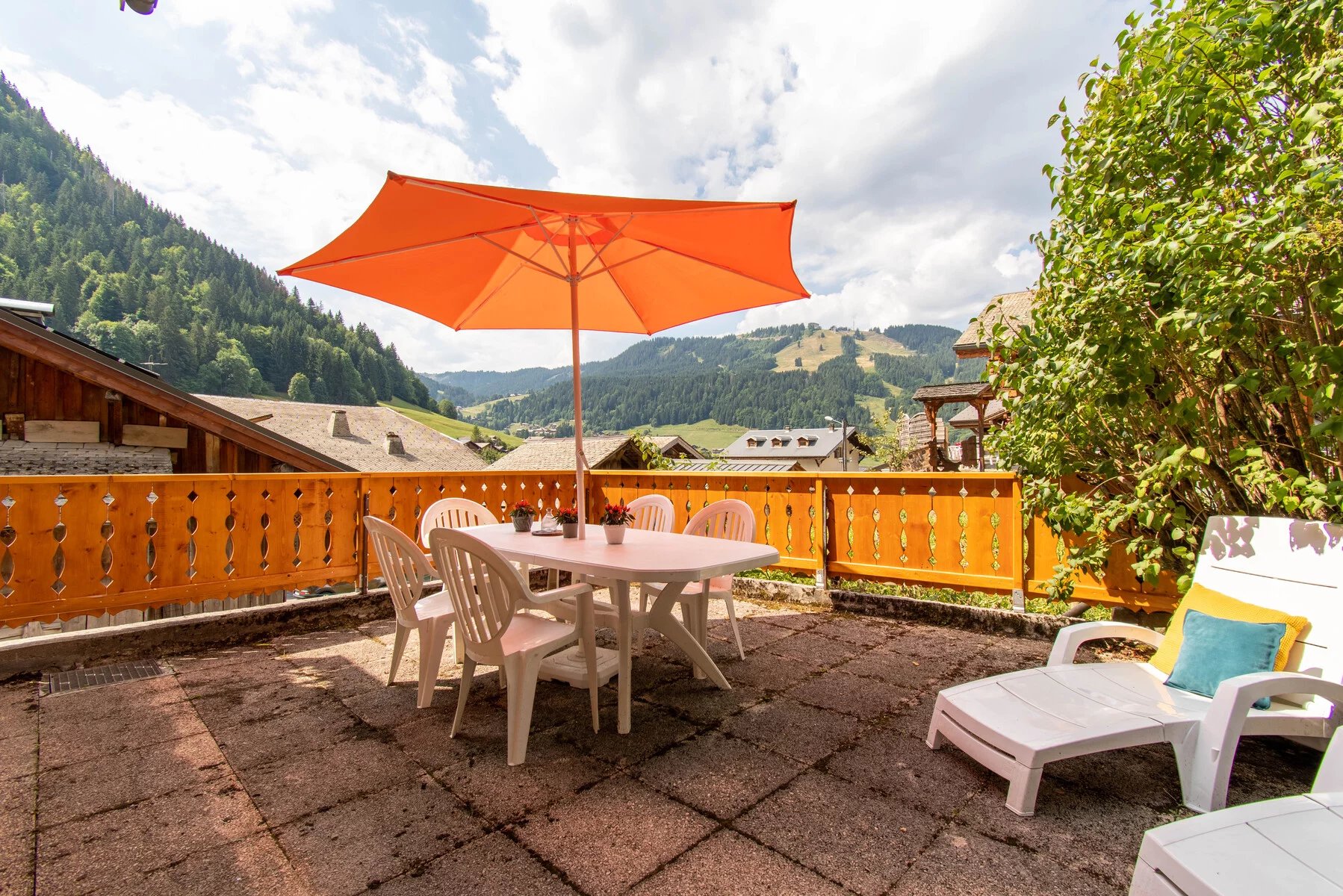 Photo of 6 bedroom chalet in a sought-after area