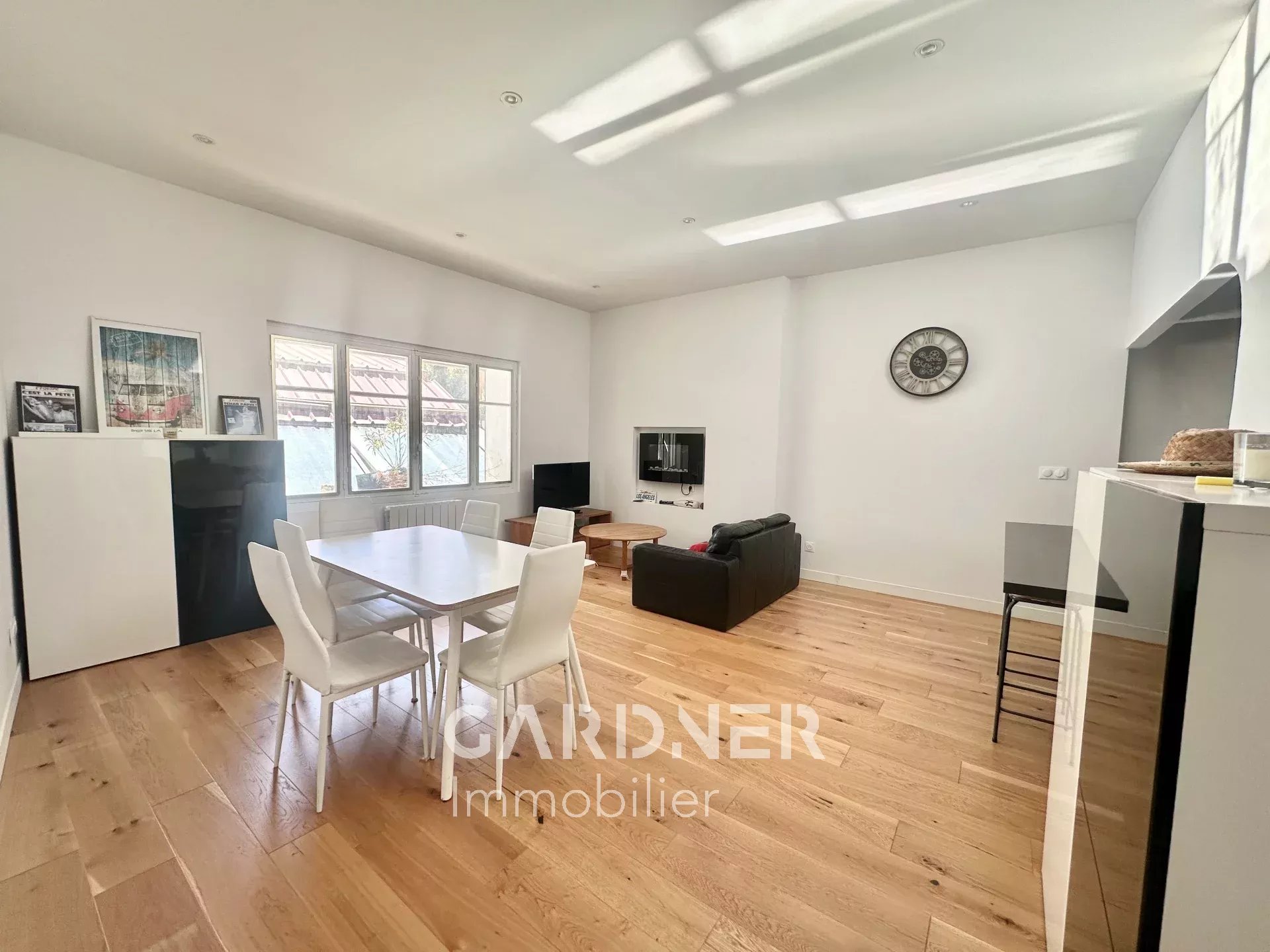 Agence immobilière de 