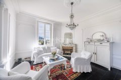 Fifth-floor Bourgeois Apartment For Sale in Cannes — photo 3 of 7